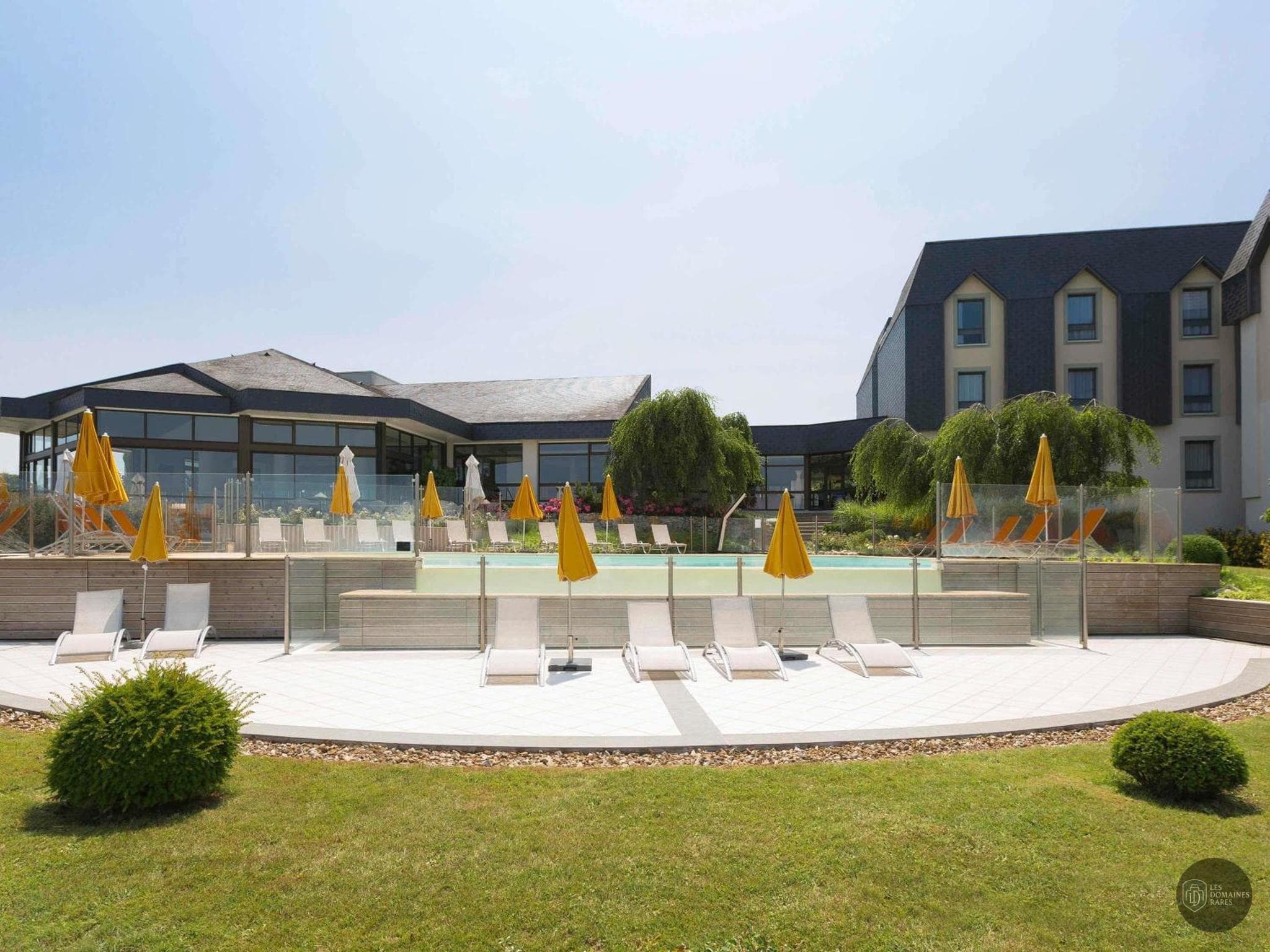 Vue extérieure de l'hôtel Novotel Amboise à Amboise en Centre-Val de Loire