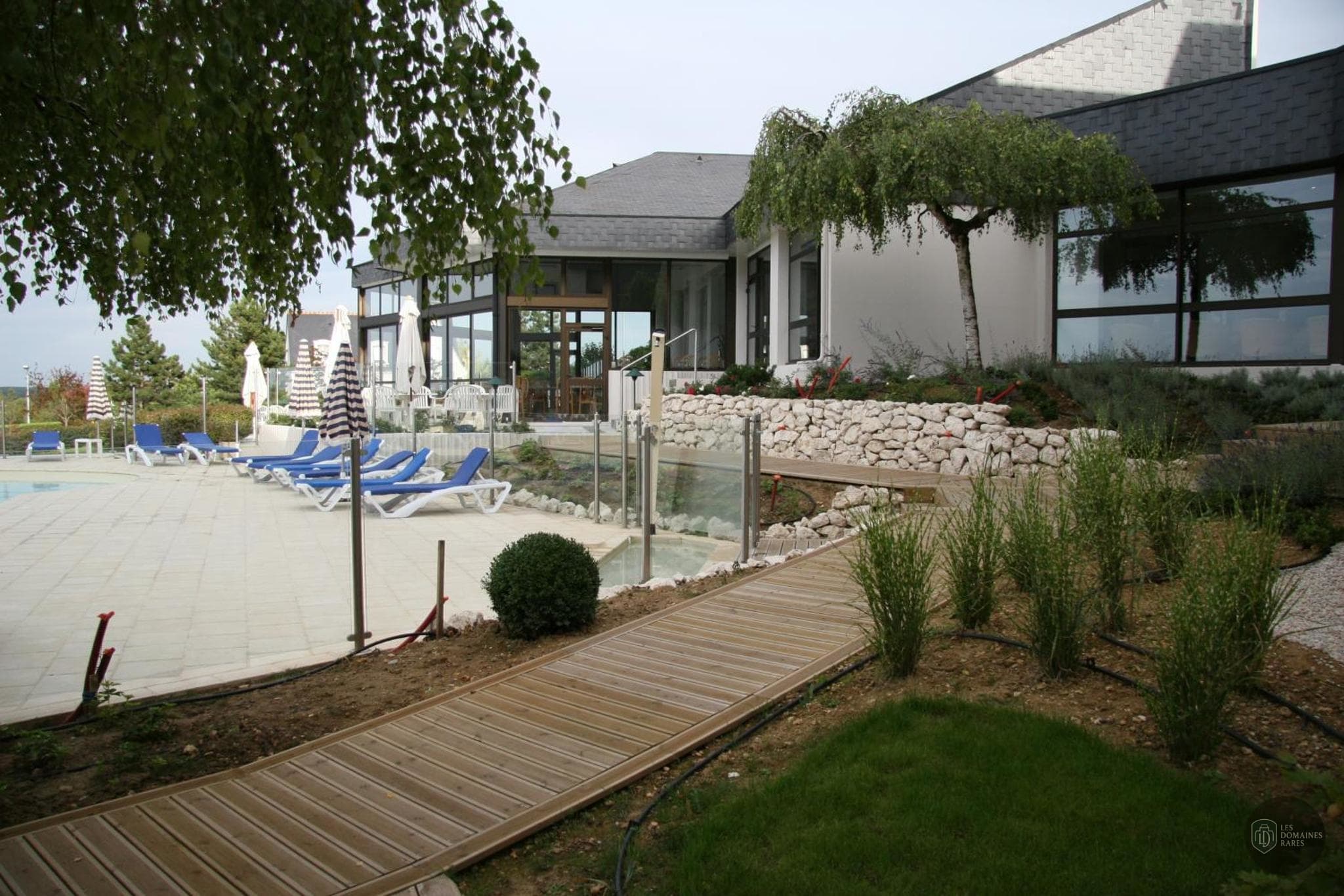 Vue extérieure de l'hôtel Novotel Amboise à Amboise en Centre-Val de Loire