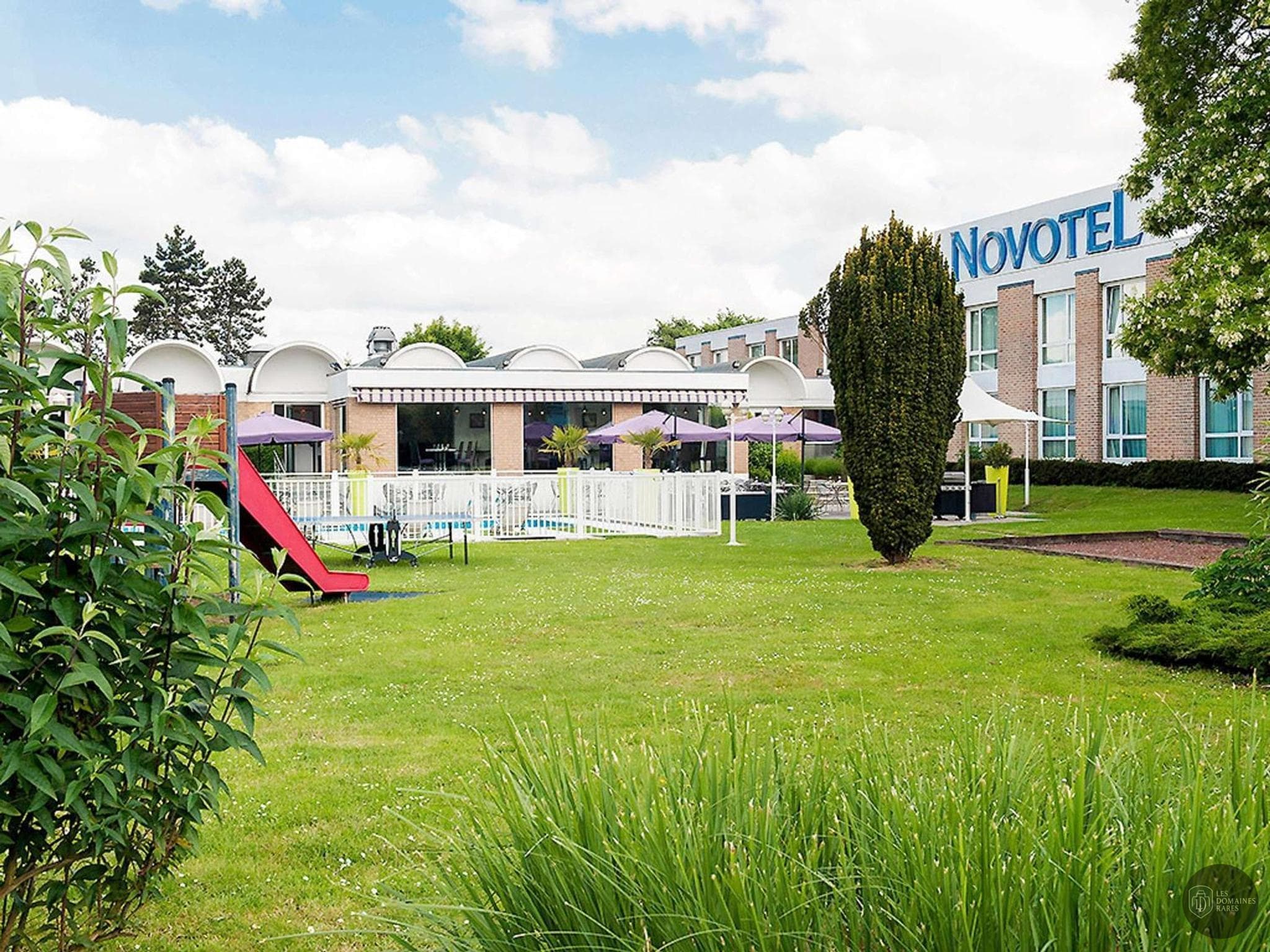 Vue extérieure de l'hôtel Novotel Valenciennes à Valenciennes en Hauts-de-France