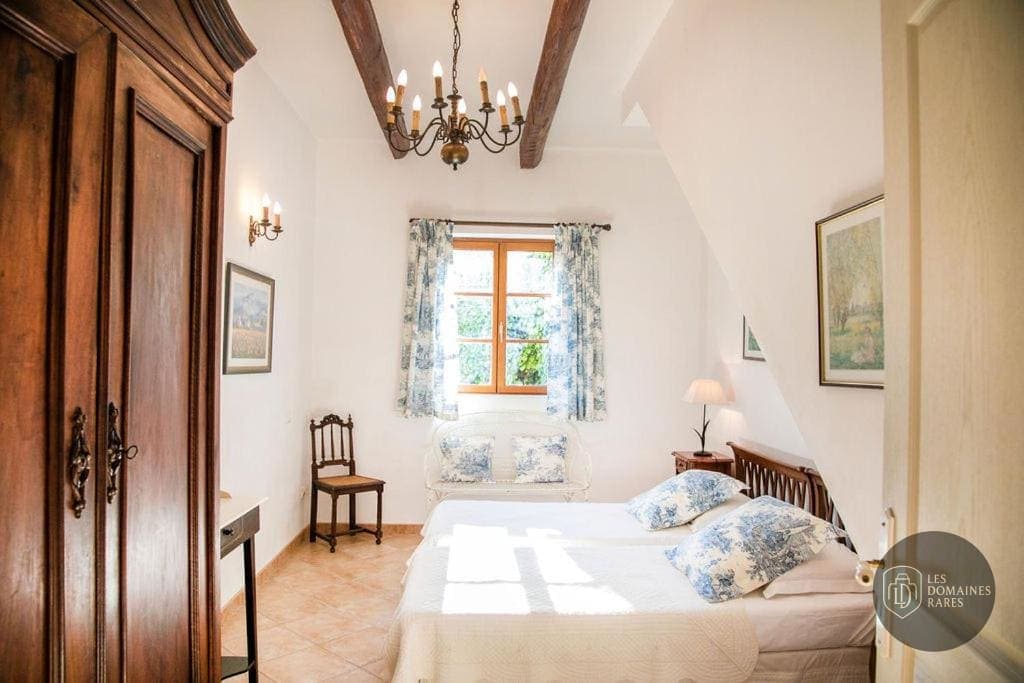 Vue extérieure du domaine O’Domaine St Ferreol à Chis en Occitanie