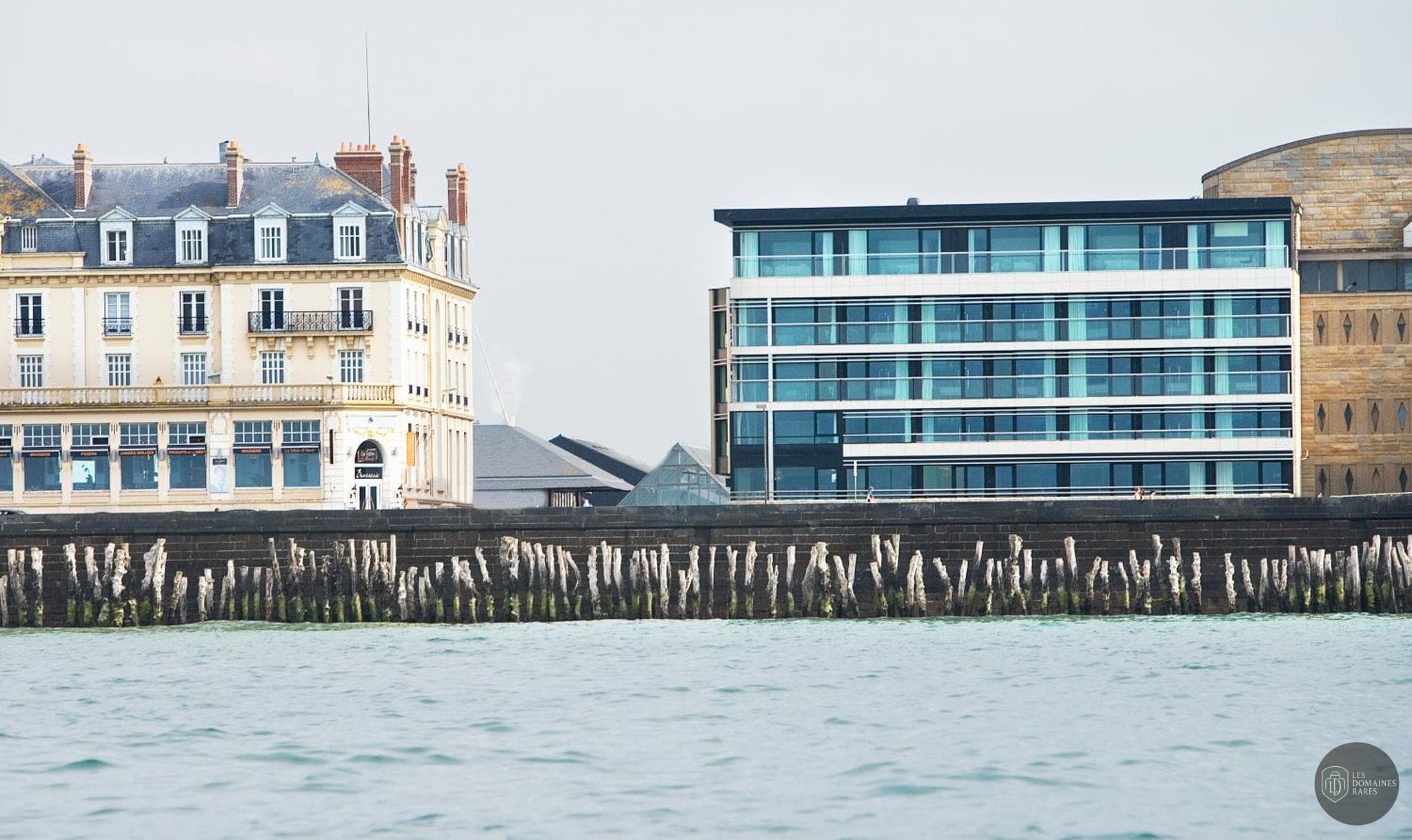 Vue extérieure du lieu Oceania Saint-Malo en Bretagne
