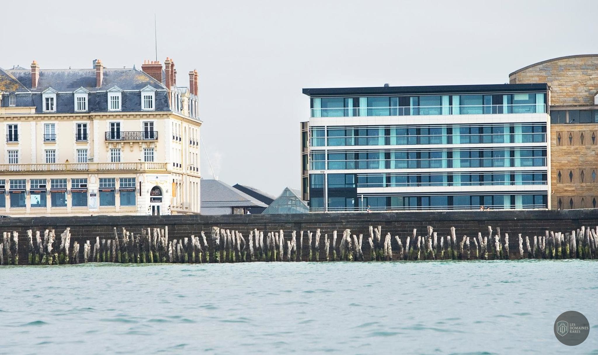 Vue extérieure du lieu Oceania Saint-Malo en Bretagne