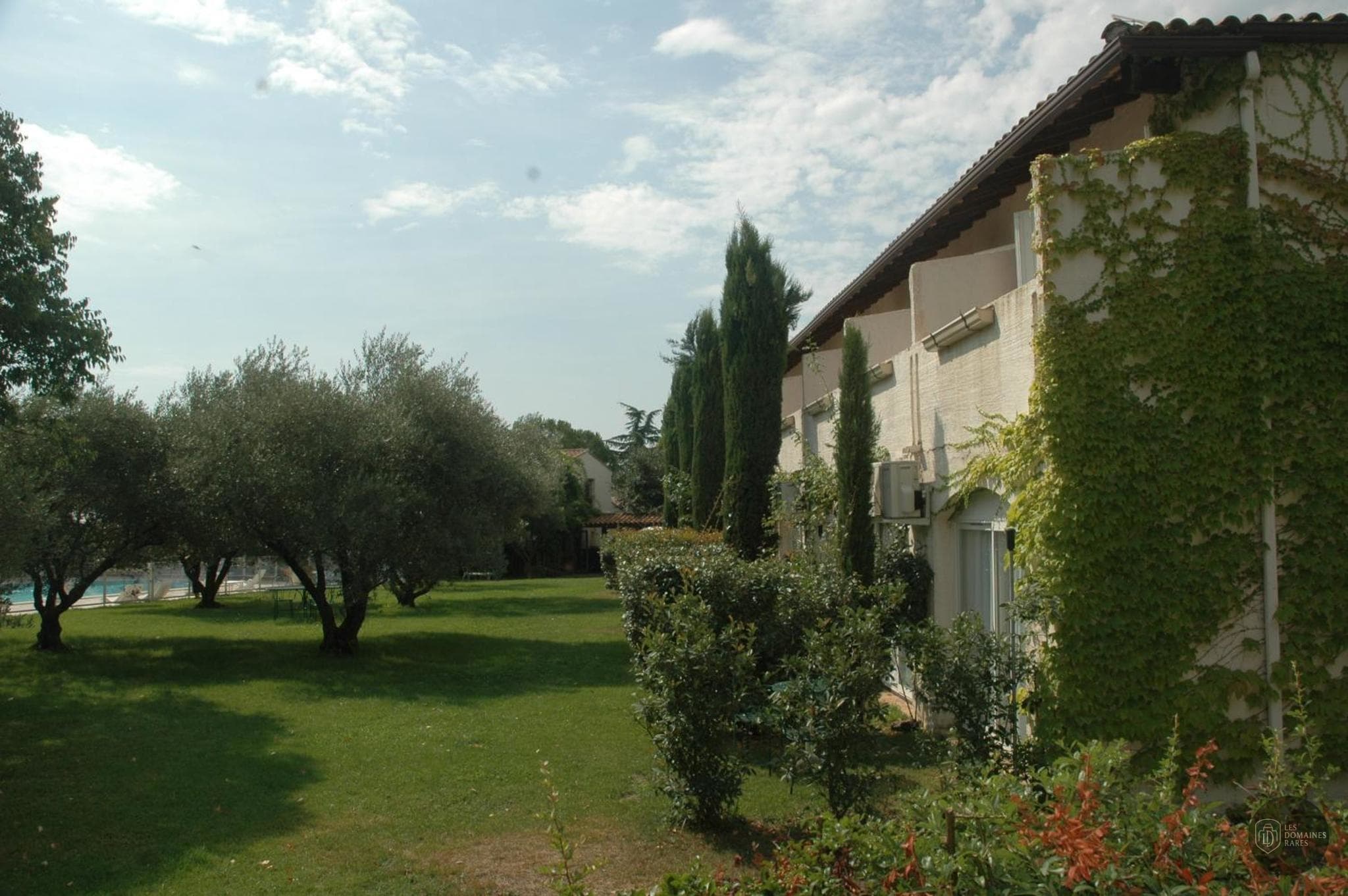 Vue extérieure de l'hôtel Olivier Hôtel en Provence-Alpes-Côte d'Azur