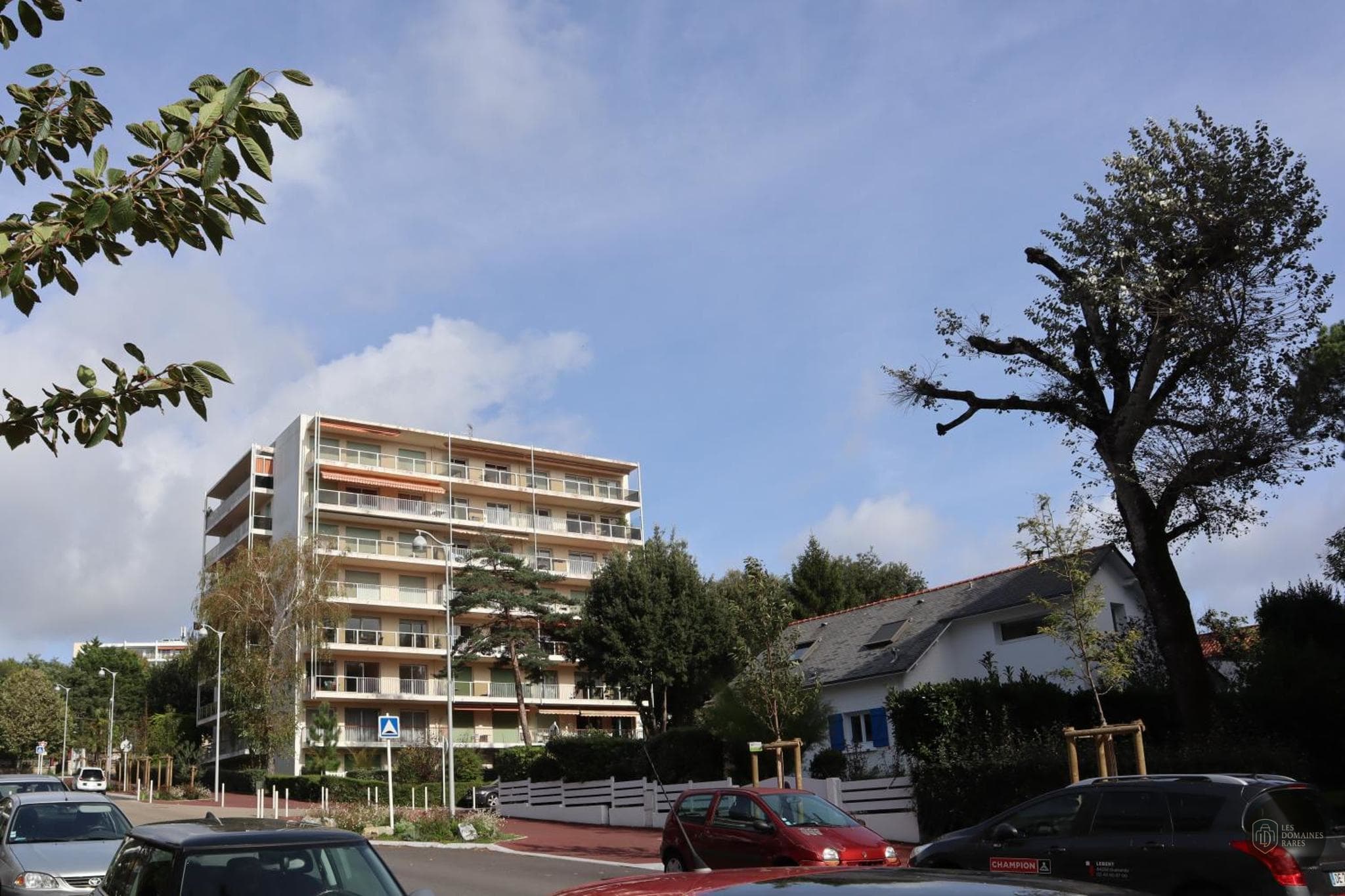 Vue extérieure du moulin Orangerie de la Baie à Le en Hauts-de-France