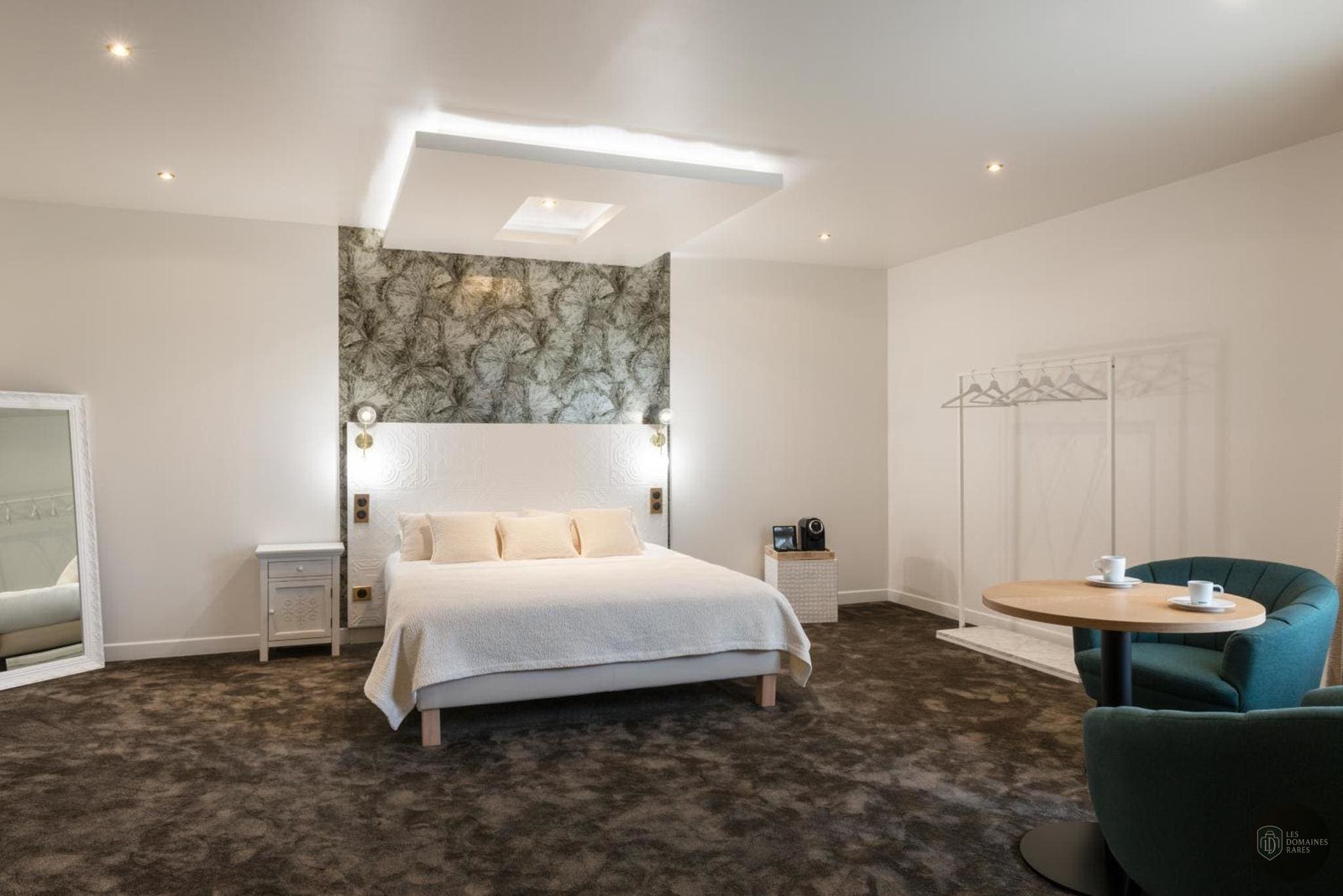 Vue extérieure de l'hôtel Orleans Parc Hotel à La en Centre-Val de Loire