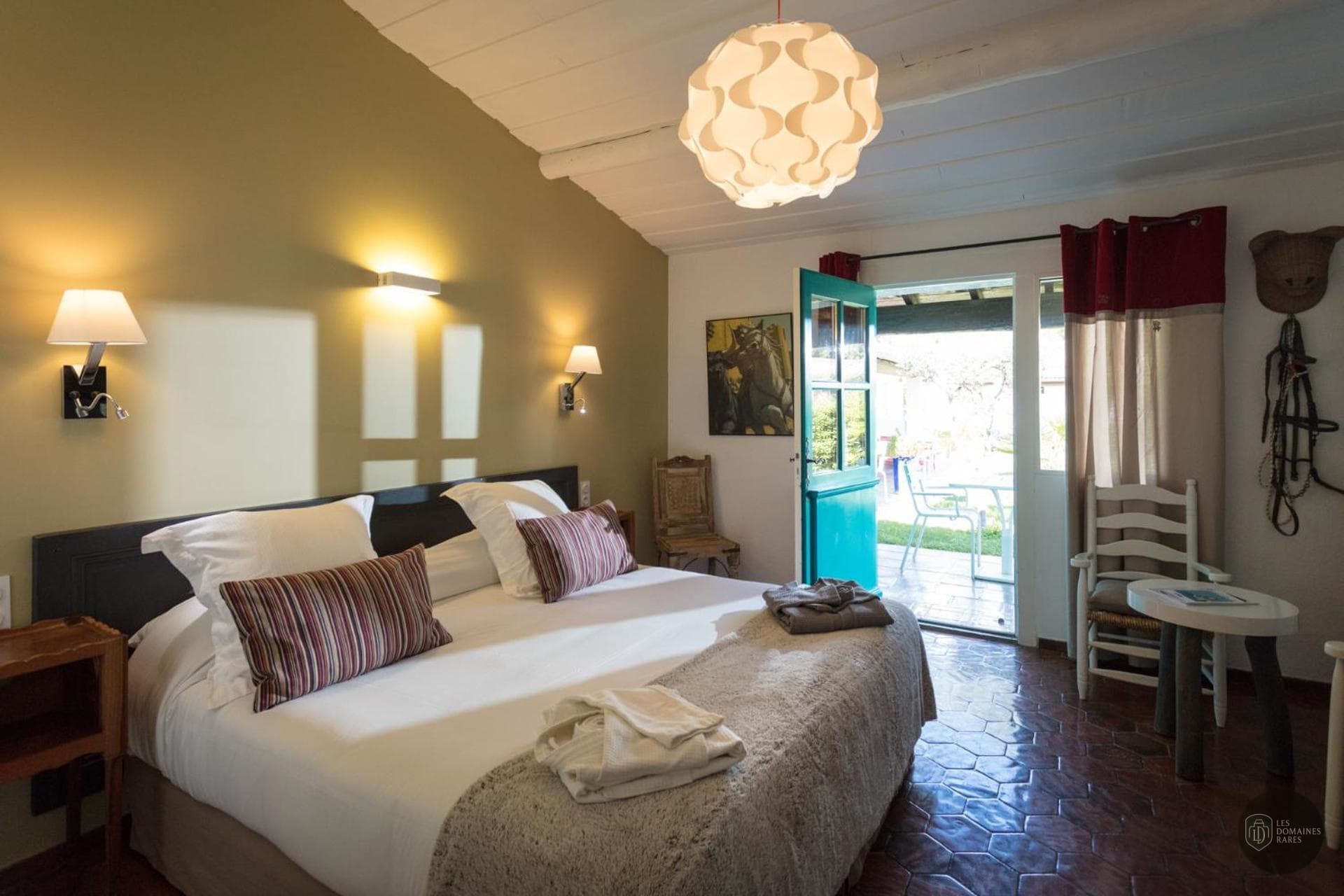 Chambre de l'hôtel Oustau Camarguen à Port en Occitanie - séminaire gard