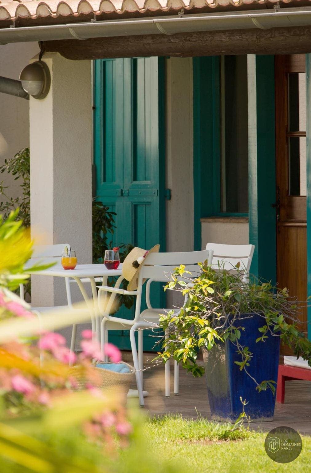 Vue extérieure de l'hôtel Oustau Camarguen à Port en Occitanie
