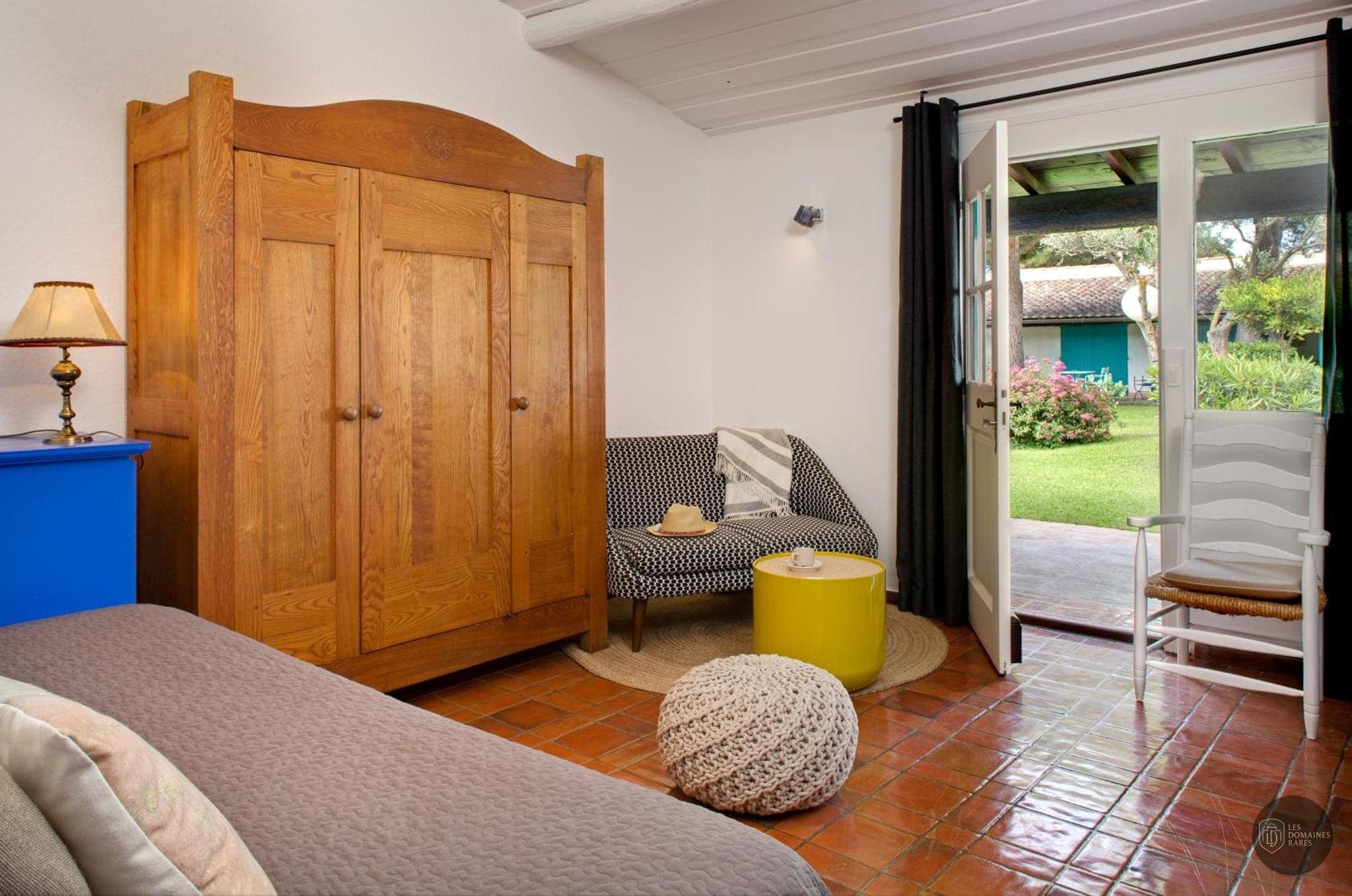 Espace intérieur de l'hôtel Oustau Camarguen à Port en Occitanie