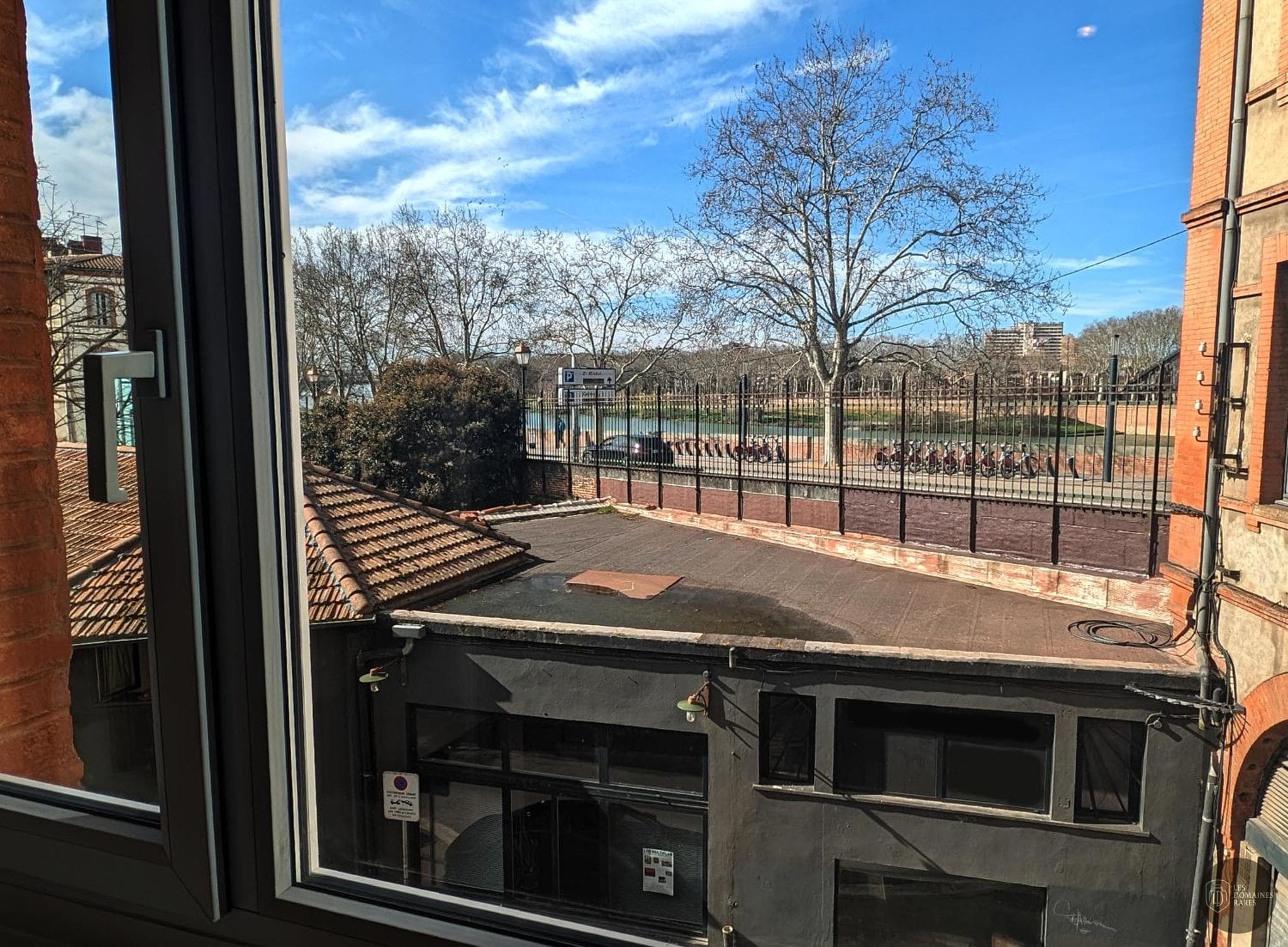 Vue extérieure de l'hôtel Ovyo Hôtel à Toulouse en Occitanie