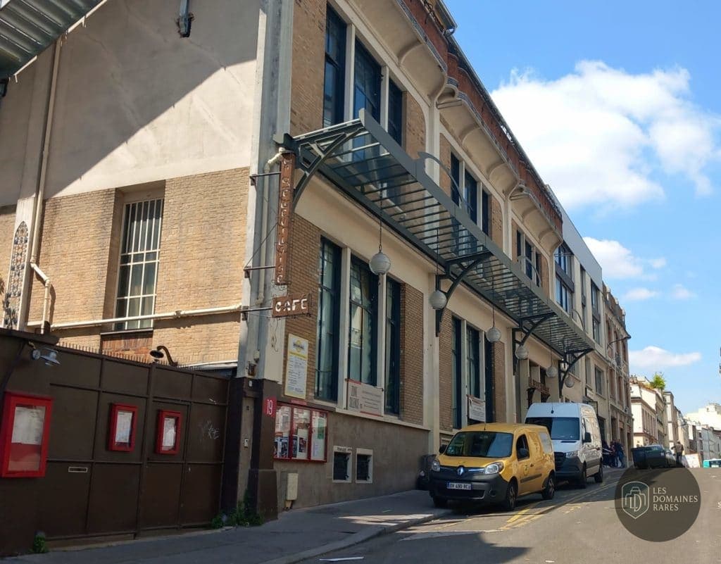 Façade du bâtiment : vue extérieure