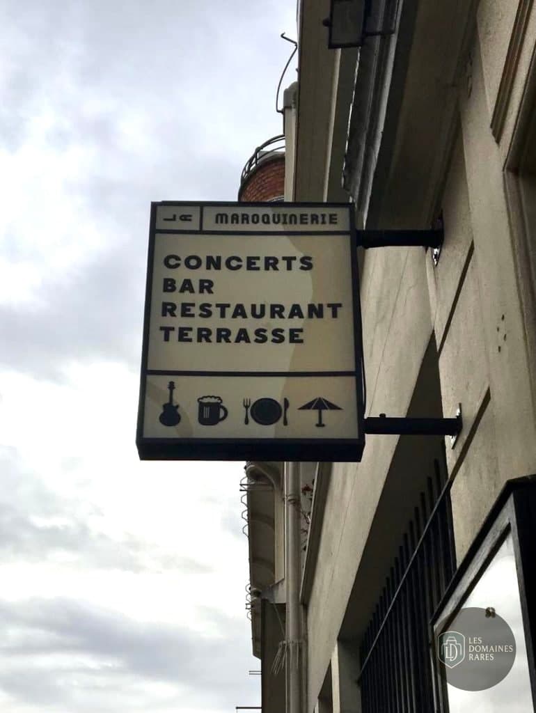 Enseigne extérieure : concerts, bar, restaurant
