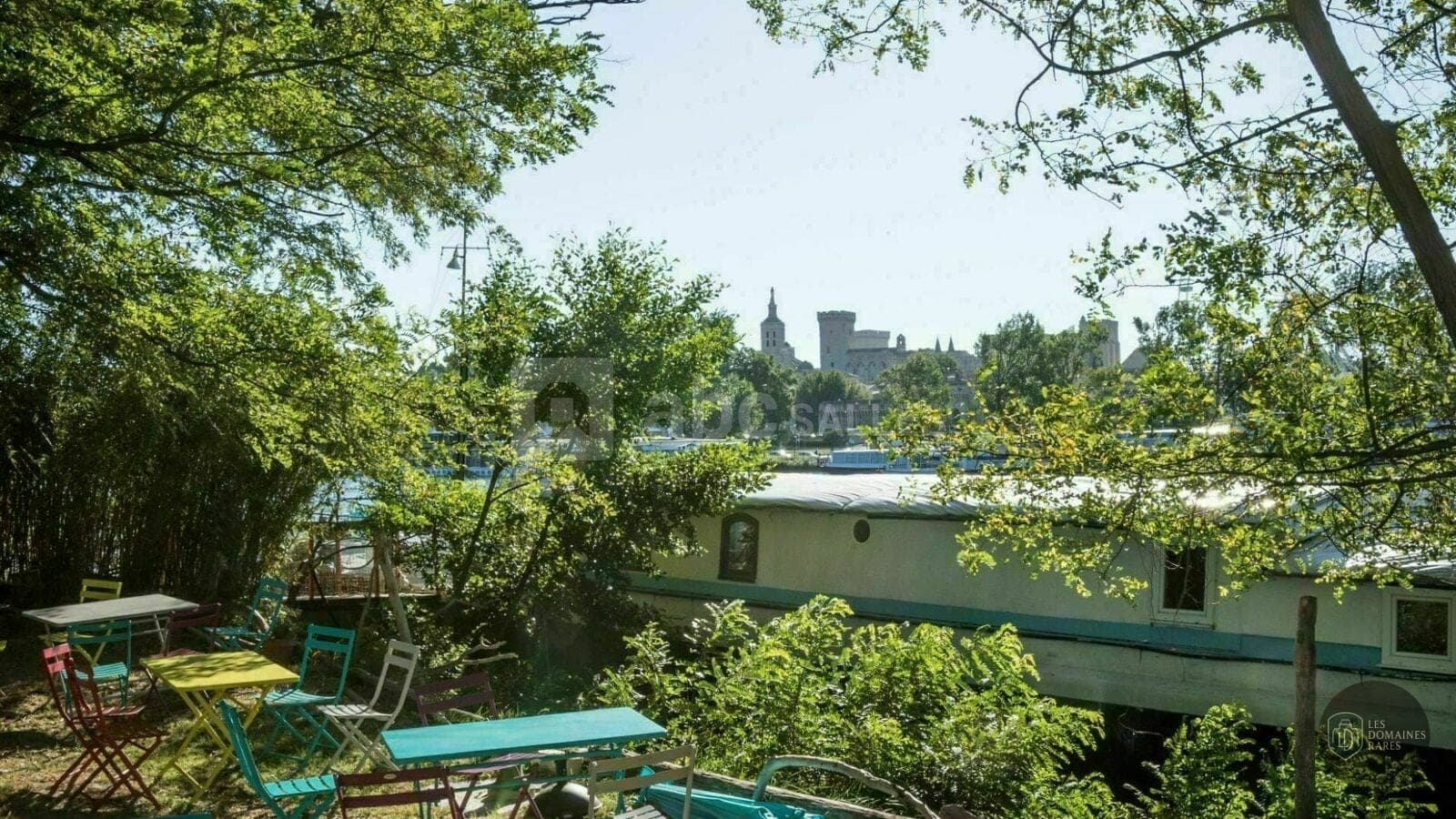 Vue extérieure du péniche Péniche Althea en Provence-Alpes-Côte d'Azur