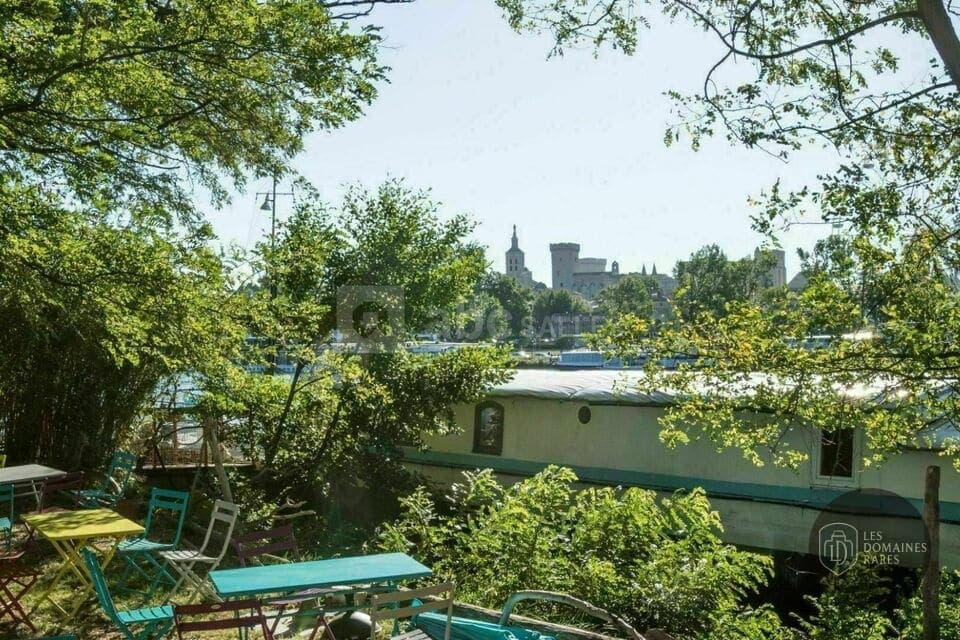 Vue extérieure du péniche Péniche Althea en Provence-Alpes-Côte d'Azur