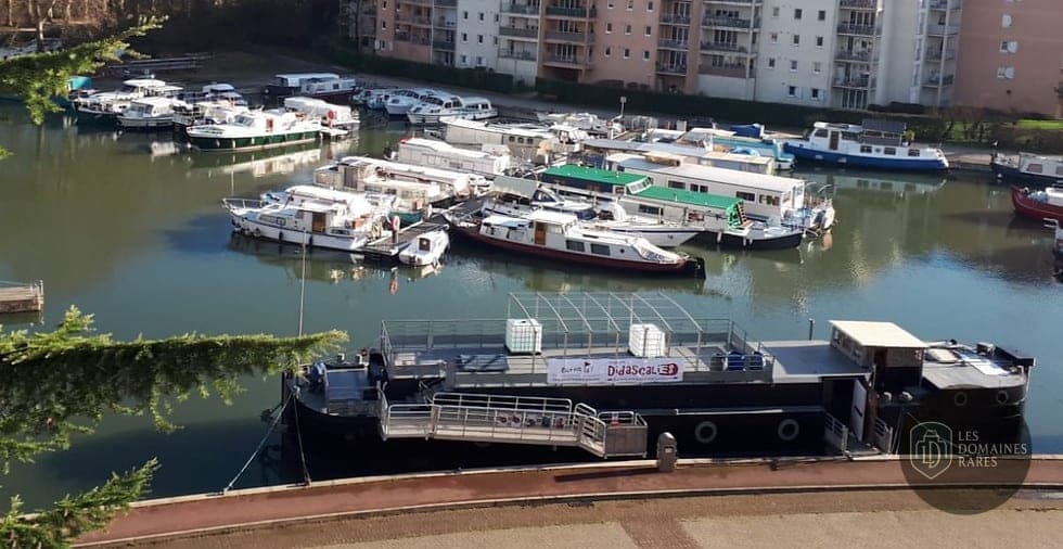 Péniche Didascalie