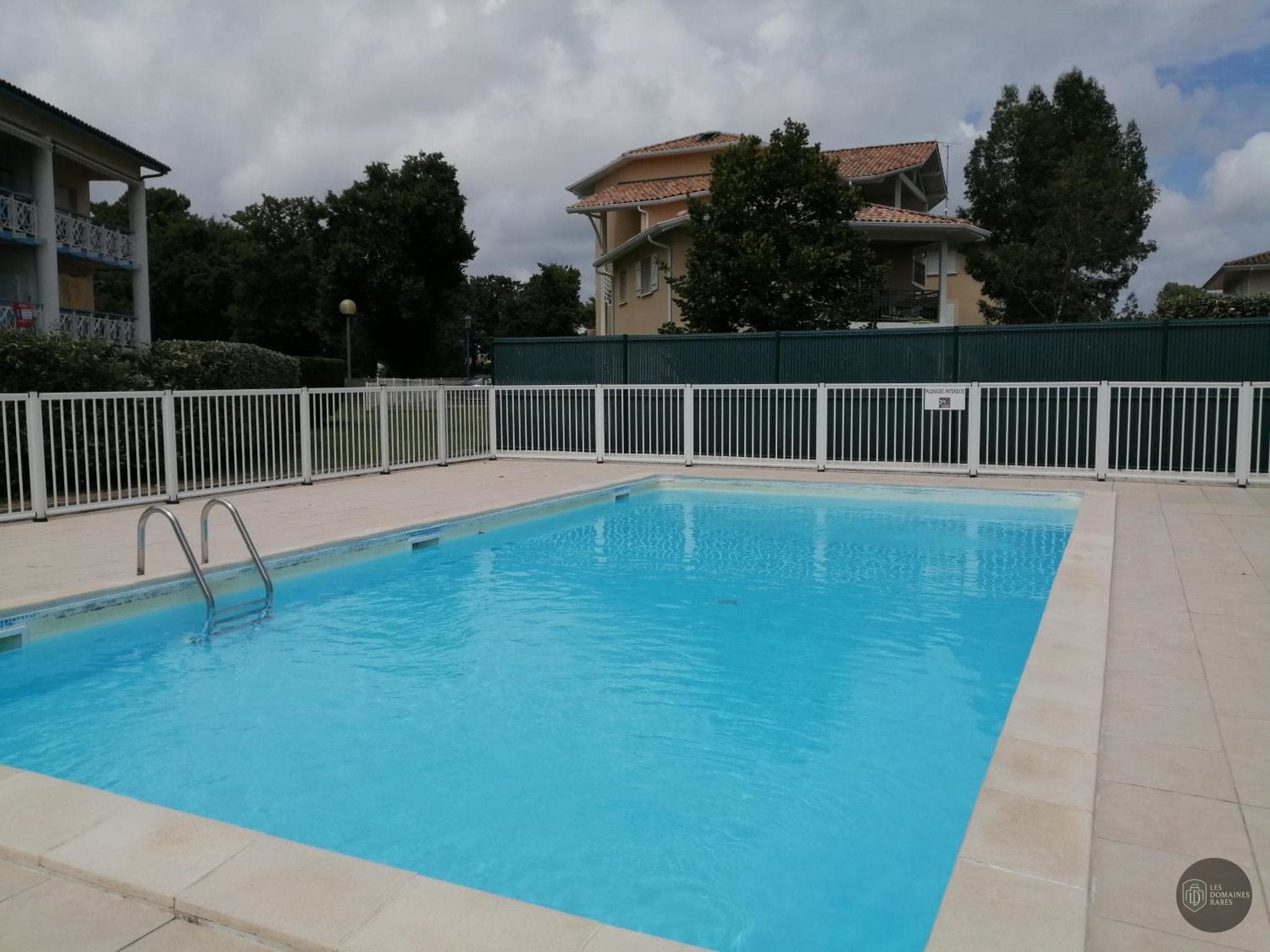 Piscine et activités du lieu Pacha en Île-de-France