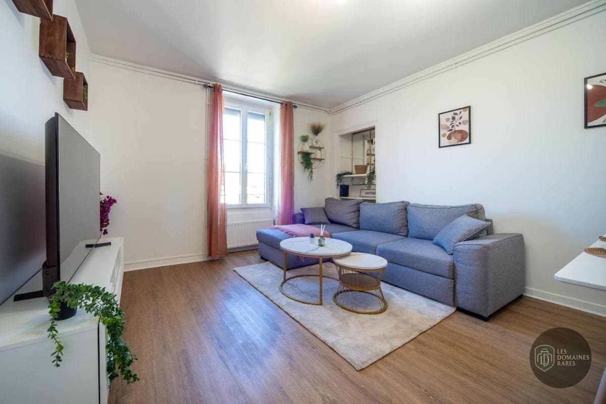 Espace intérieur du lieu Paddock 42 en Auvergne-Rhône-Alpes