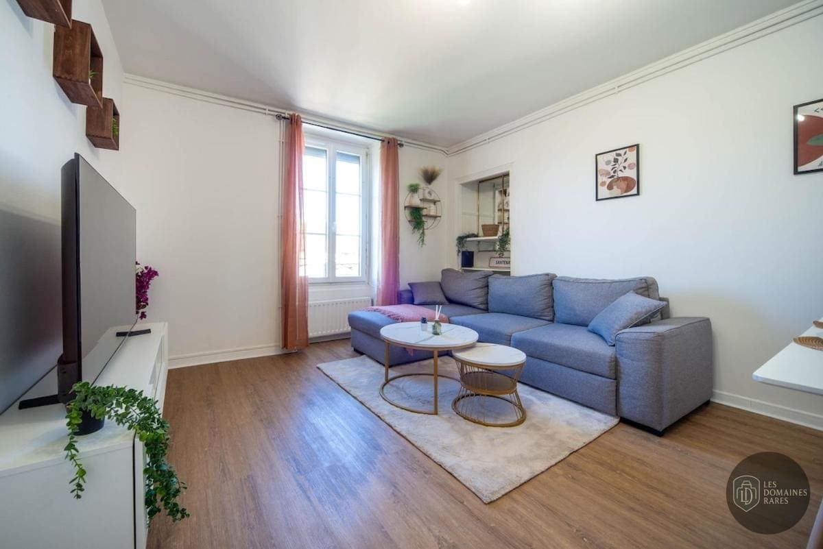 Espace intérieur du lieu Paddock 42 en Auvergne-Rhône-Alpes