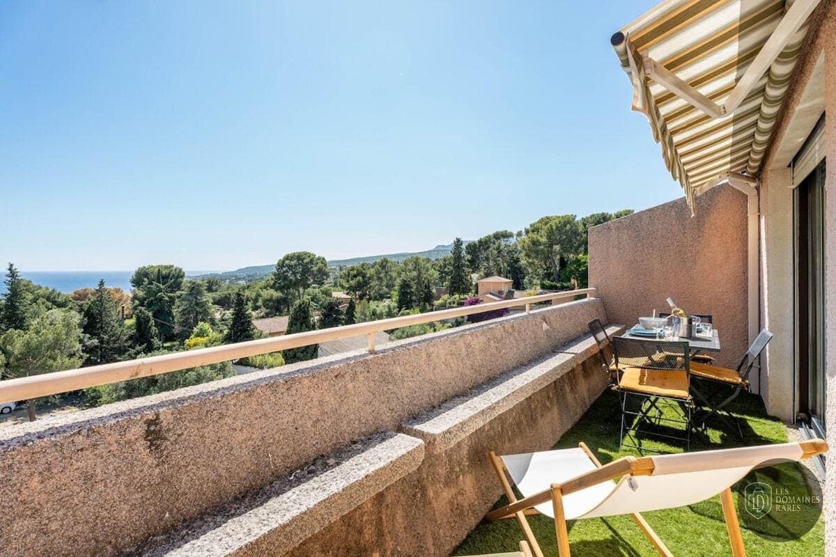 Vue extérieure du palais Palais Neptune à Toulon en Provence-Alpes-Côte d'Azur