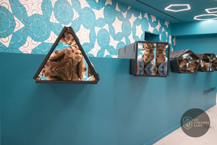 Vue du musée Paradox Museum à Paris en Île-de-France