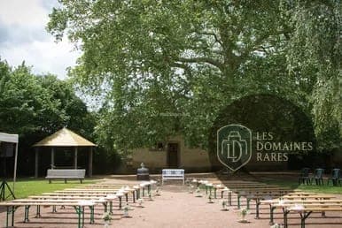 Vue extérieure du lieu Parc de Tirpoil à Montilliers en Pays de la Loire