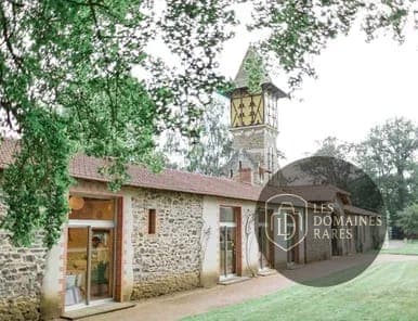 Vue extérieure du lieu Parc de Tirpoil à Montilliers en Pays de la Loire