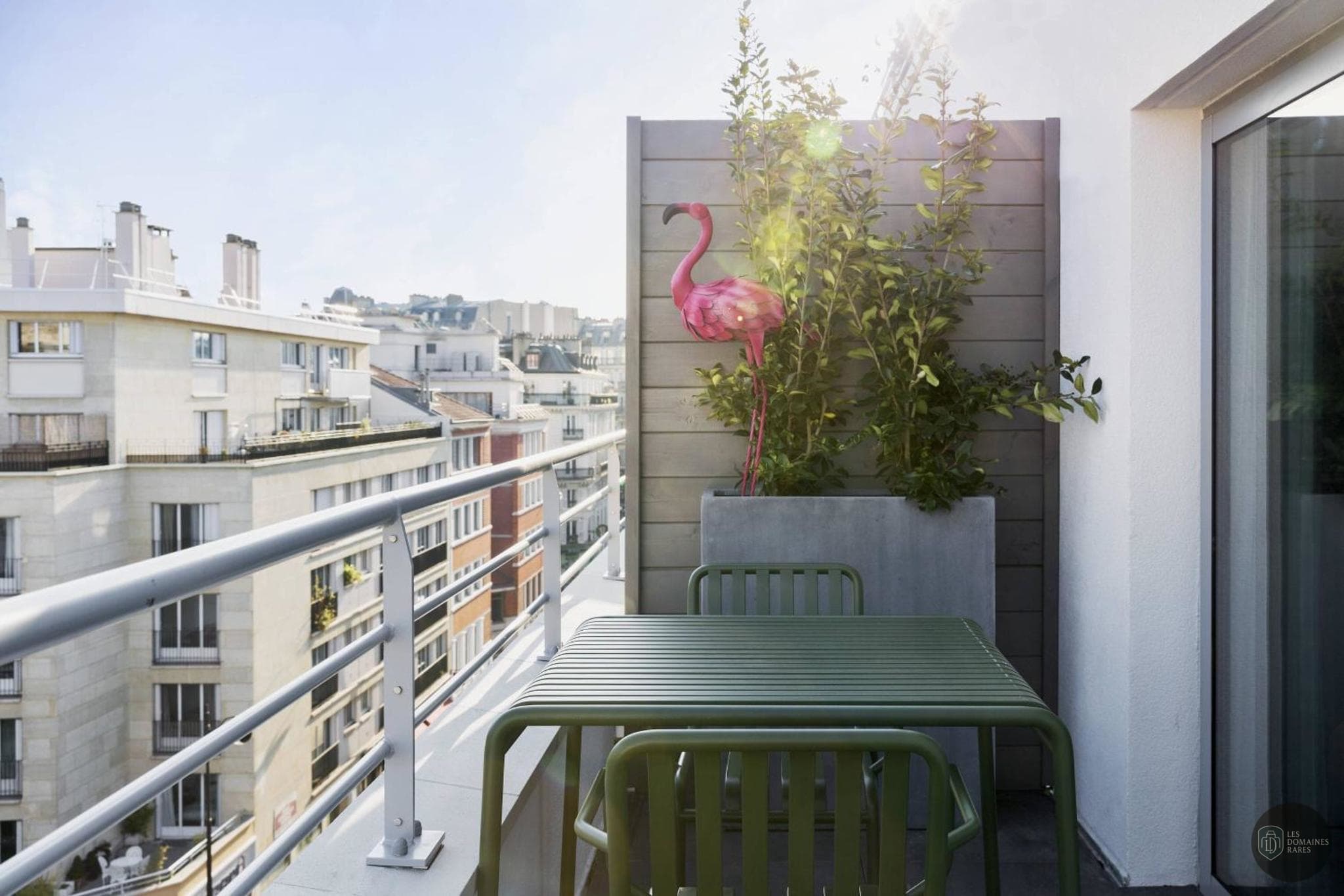 Paris Periferic — Extérieur