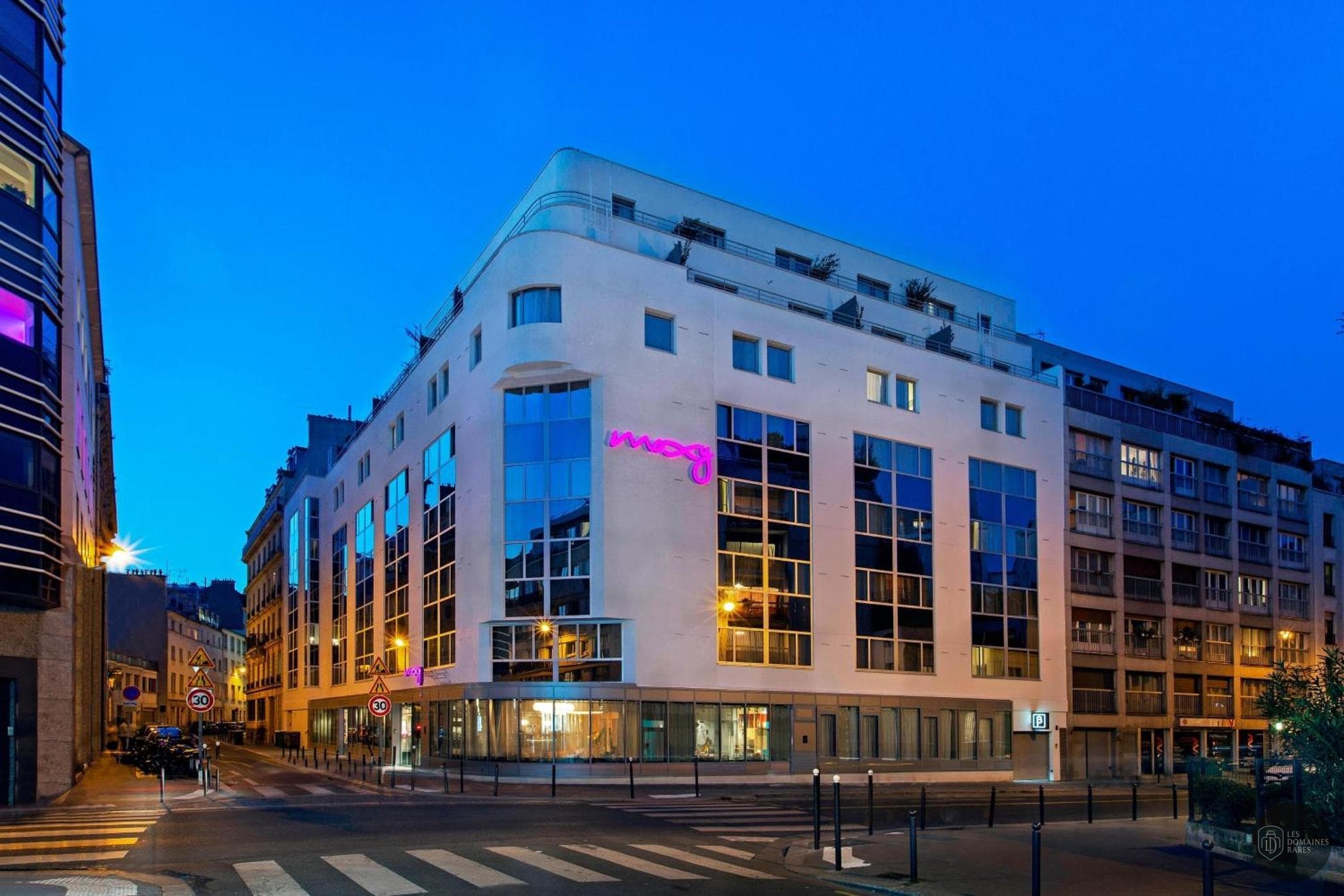 Paris Periferic — Extérieur