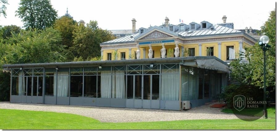 Vue extérieure de l'hôtel Pavillon Ledoyen à Paris en Île-de-France