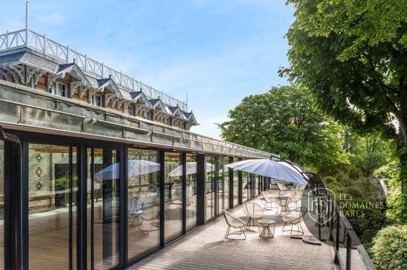 Vue extérieure du lieu Pavillon Royal à Paris en Île-de-France