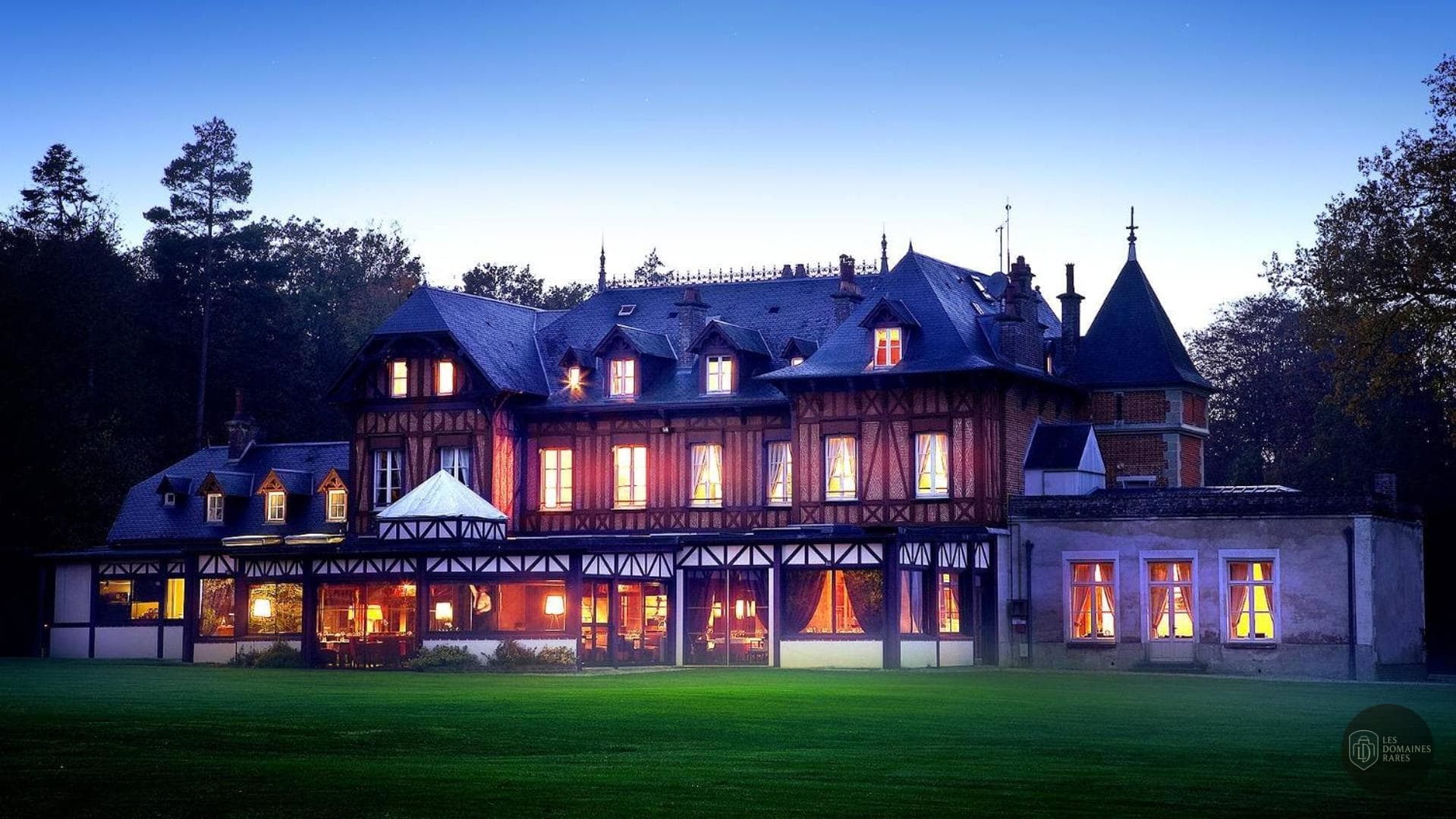 Vue extérieure du lieu Pavillon de Gouffern en Normandie