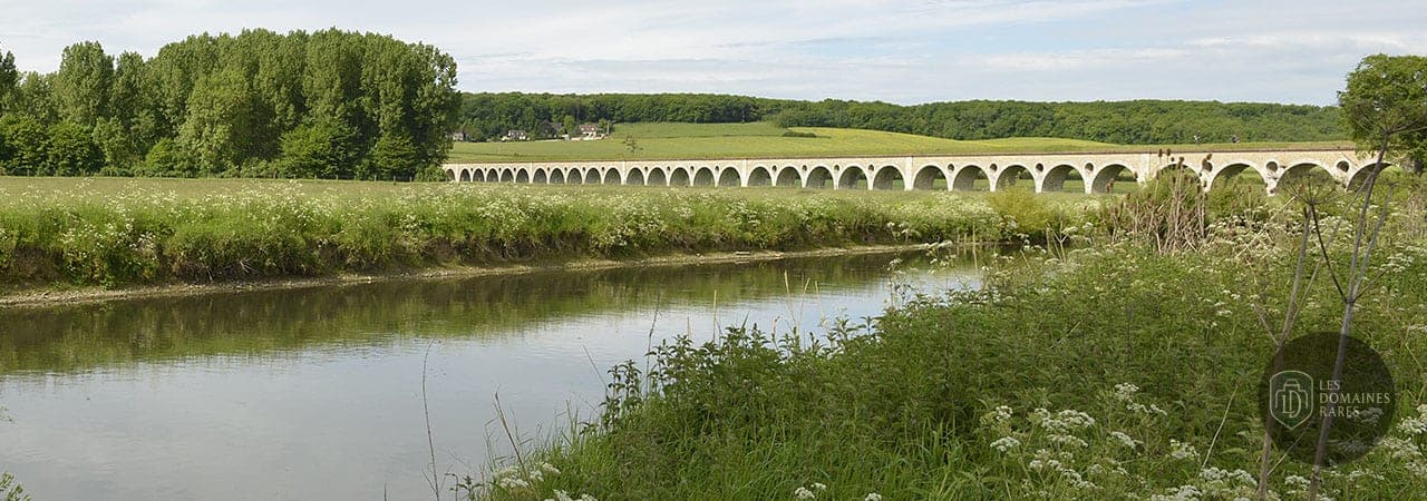 Vue du moulin Pavillon de l'Eau à Paris en Île-de-France