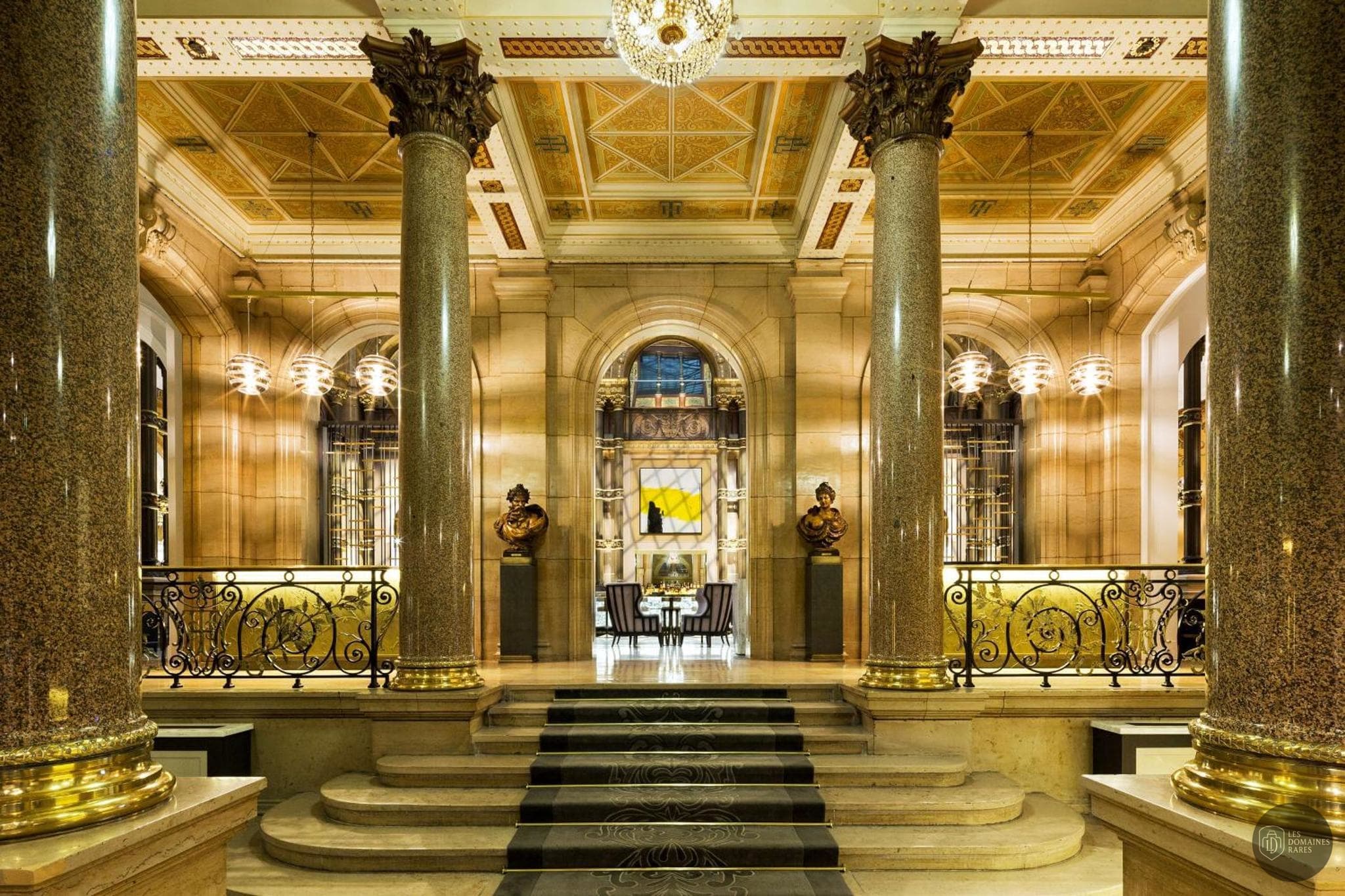 Phantom Paris — Extérieur