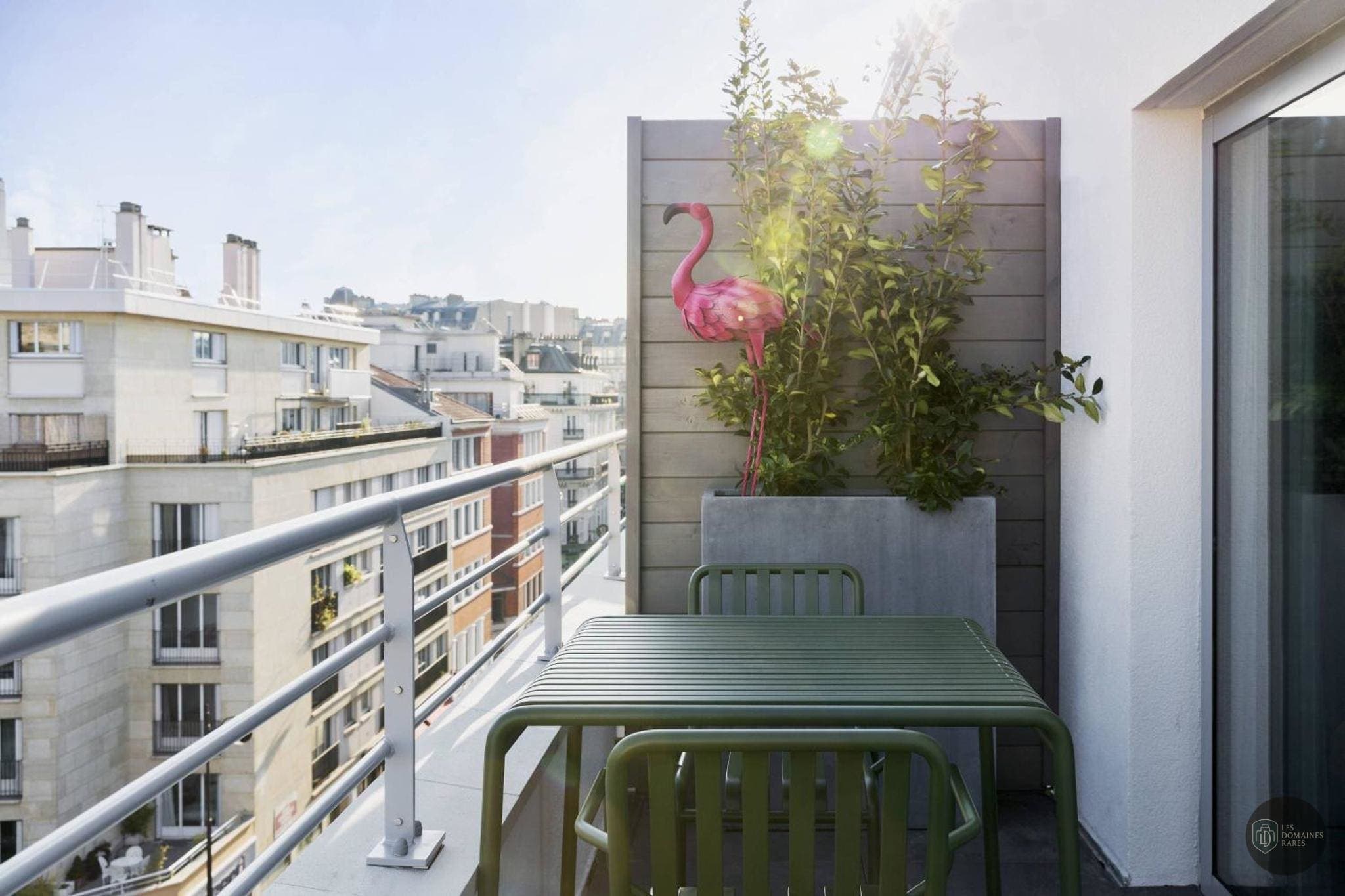 Phantom Paris — Extérieur