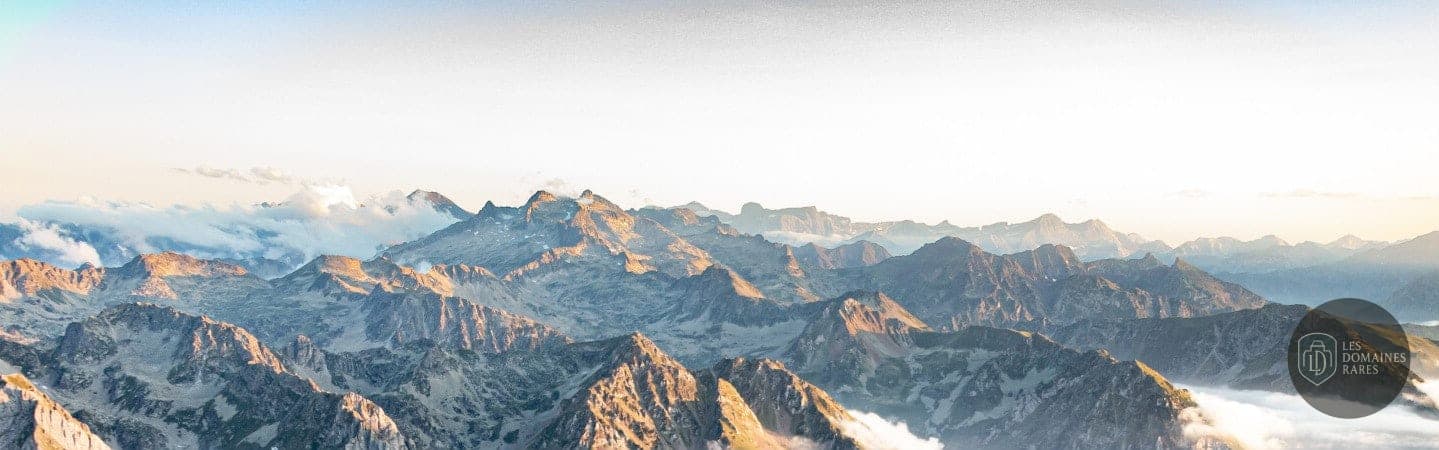 Vue extérieure du lieu Pic du Midi à La en Occitanie