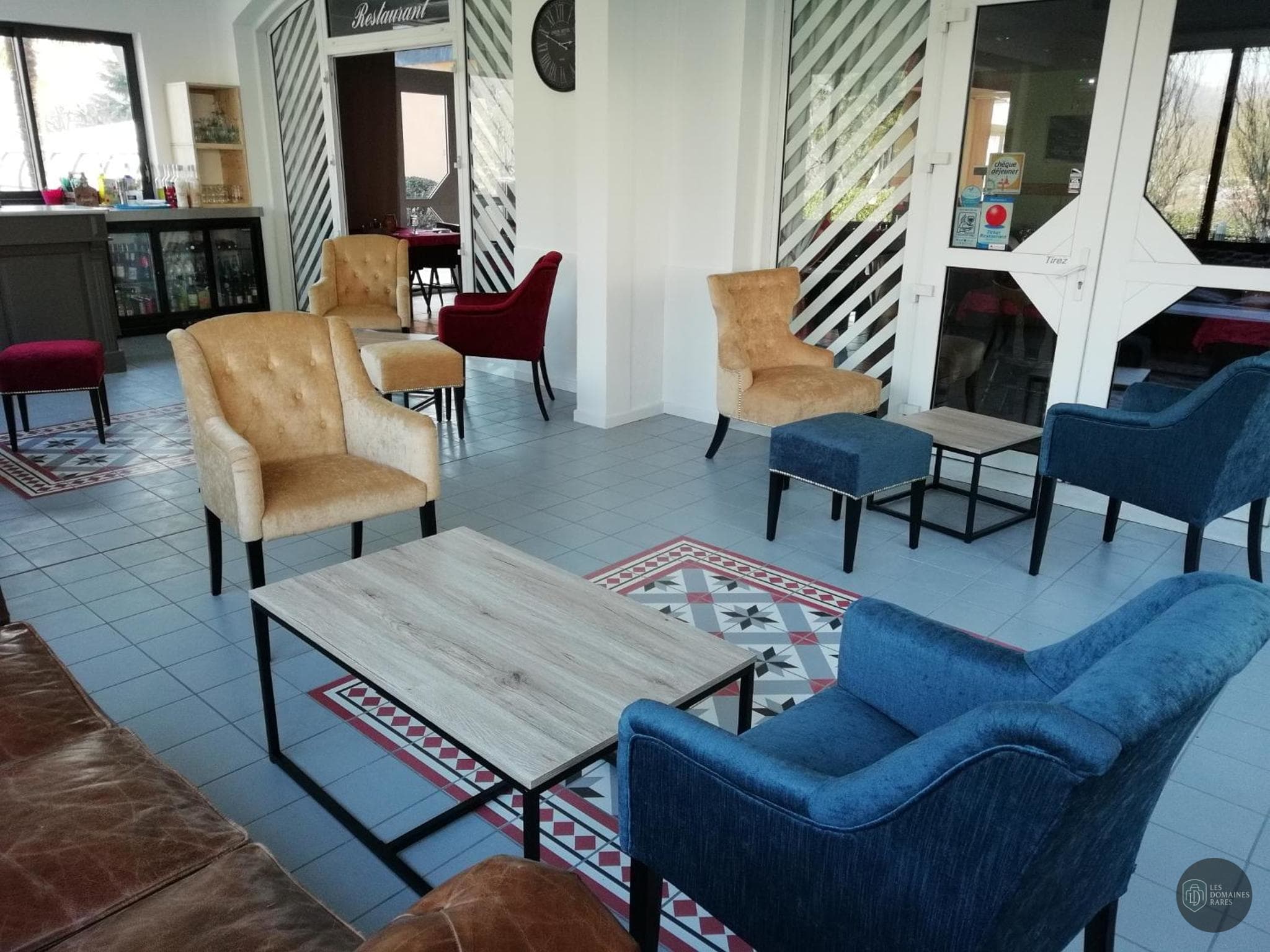 Espace intérieur de l'hôtel Pierre d'Agos en Occitanie