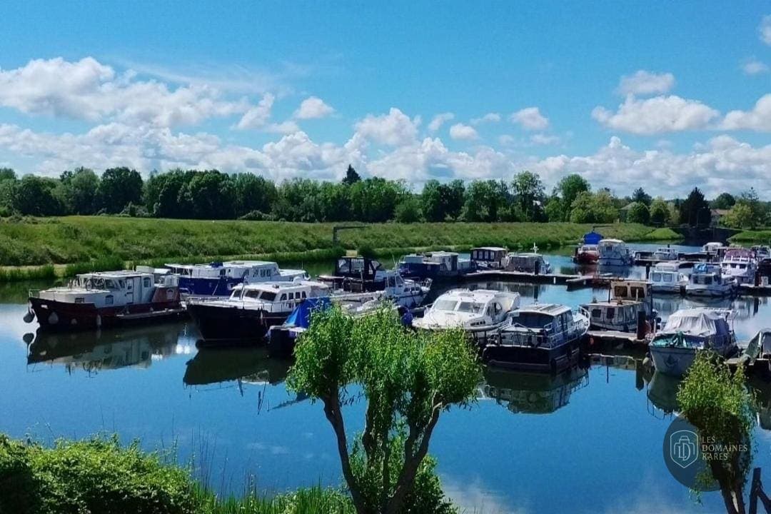 Vue extérieure du lieu Port de Decize à Decize en Bourgogne-Franche-Comté