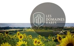 Vue extérieure du lieu Pousterle à Sabran en Occitanie