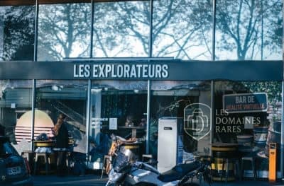 Façade du bar de réalité virtuelle