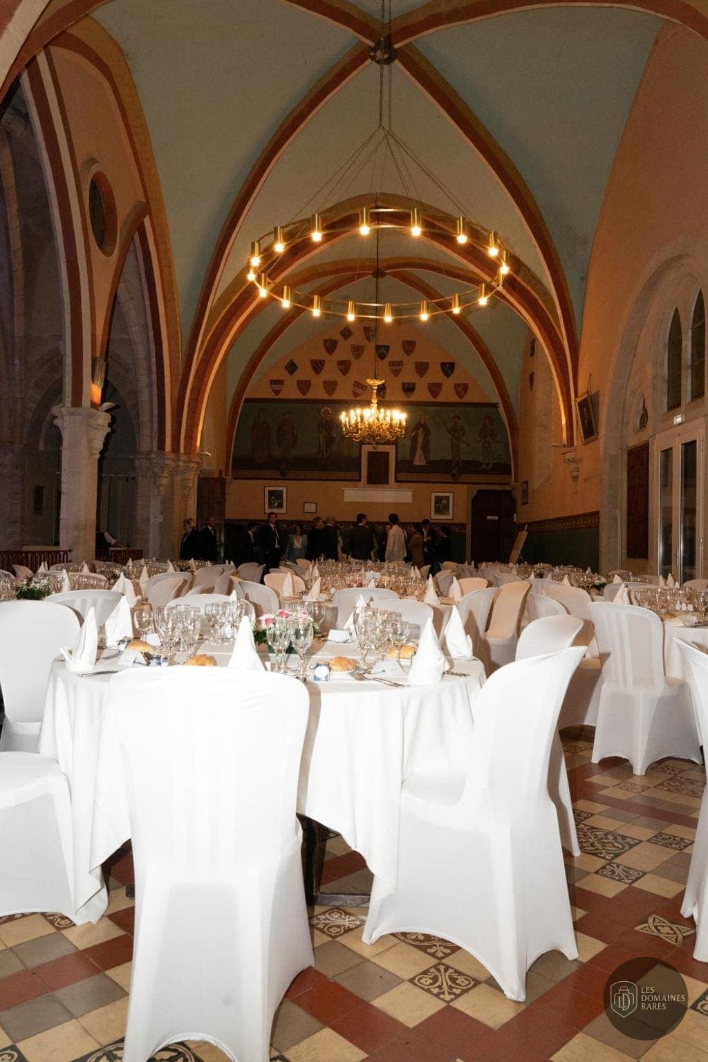 Restaurant du château Prieuré de Bonvaux en Bourgogne-Franche-Comté - séminaire côte-d'or