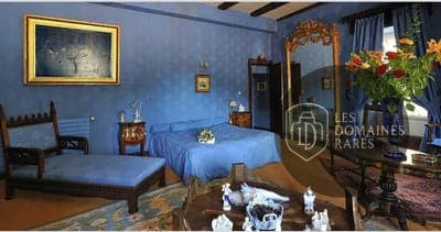 Chambre du château Prieure Las Canals à Conques en Occitanie - séminaire sénergues, france