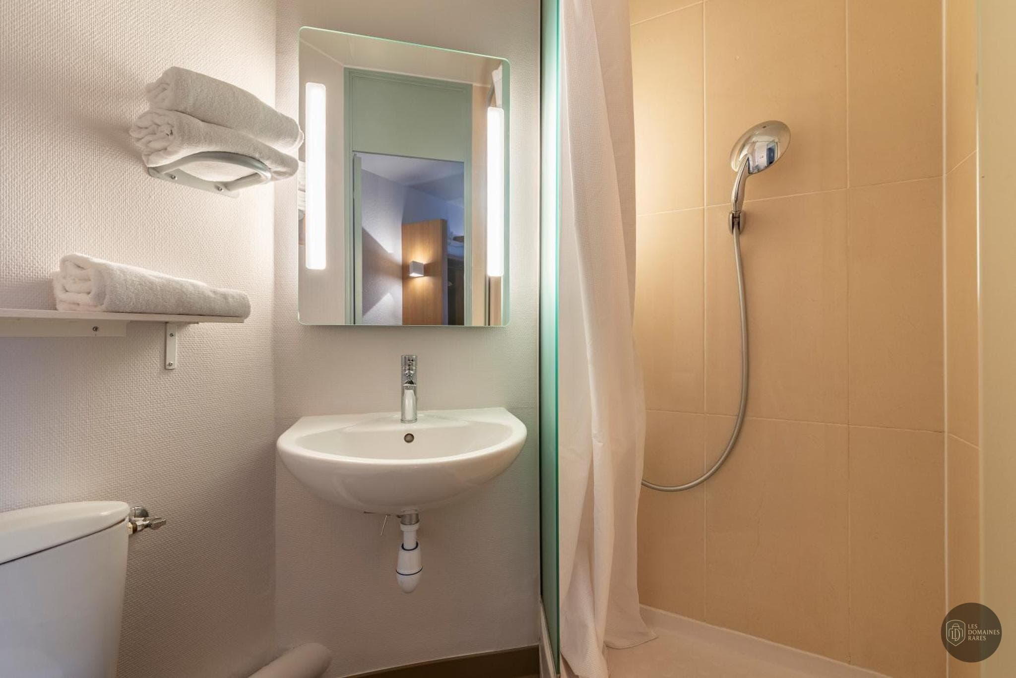 Salle de bain du domaine Prison Island Valence à Valence en Auvergne-Rhône-Alpes