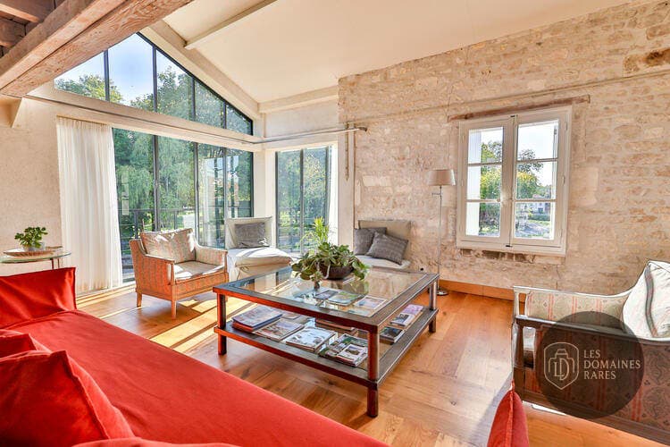 Espace intérieur de l'hôtel Quai 3 à Segonzac en Nouvelle-Aquitaine