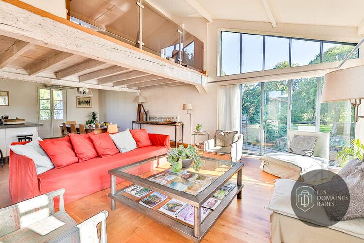 Espace intérieur de l'hôtel Quai 3 à Segonzac en Nouvelle-Aquitaine
