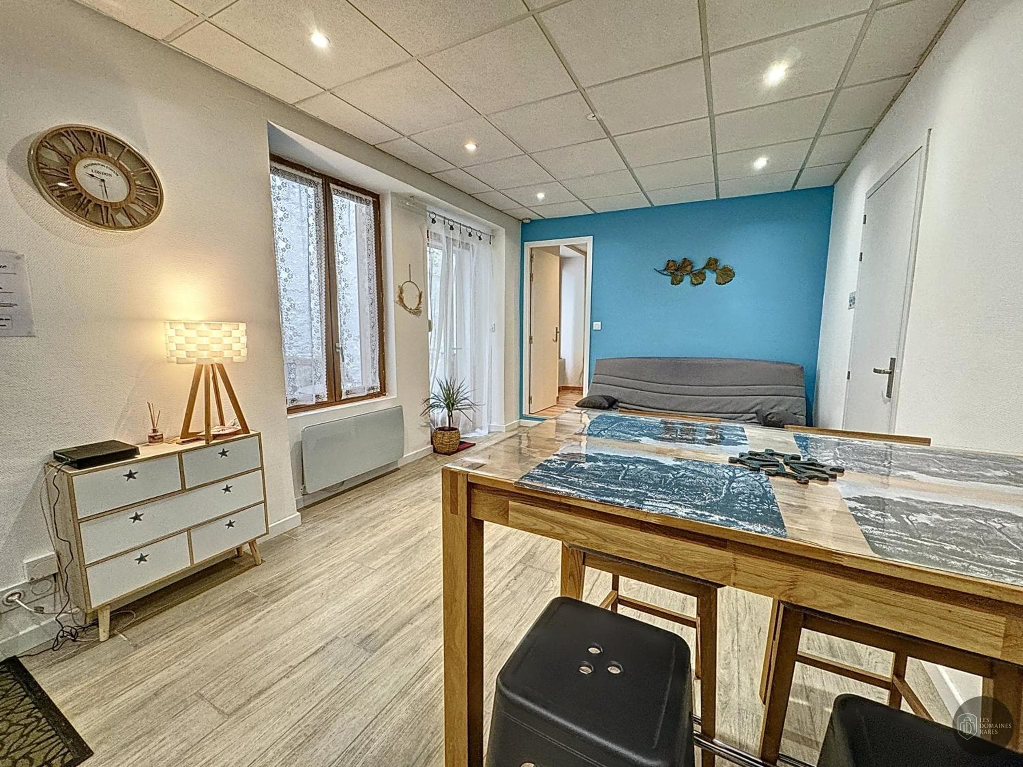 Espace intérieur de l'hôtel Quai 36 en Occitanie
