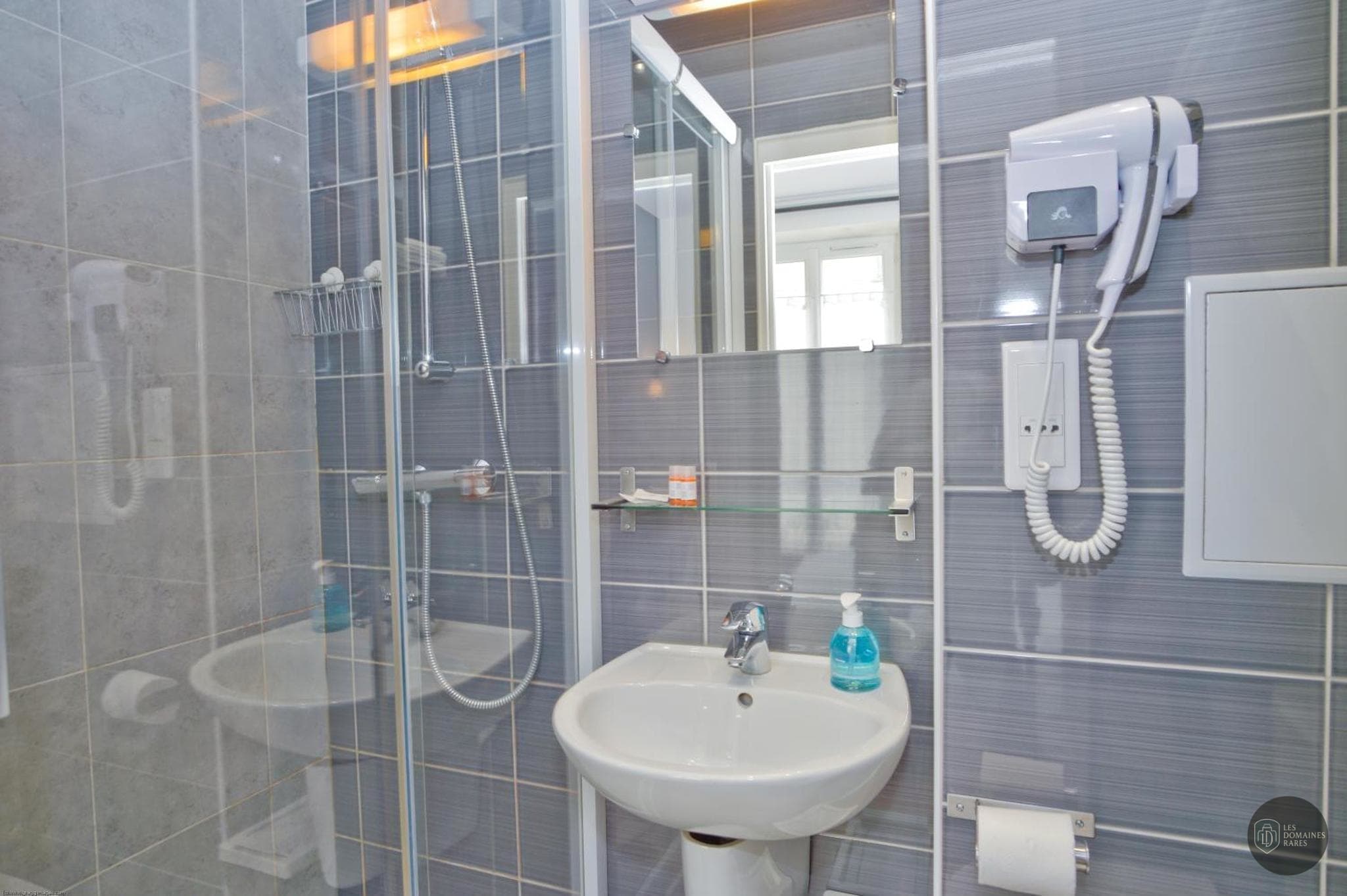 Salle de bain du lieu Quai 55 - Cap Seine en Île-de-France