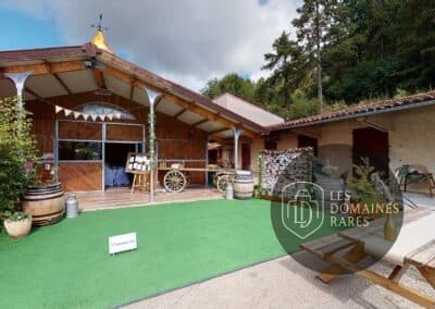Vue extérieure du domaine Ranch des Rochettes à Ceyzeriat en Auvergne-Rhône-Alpes