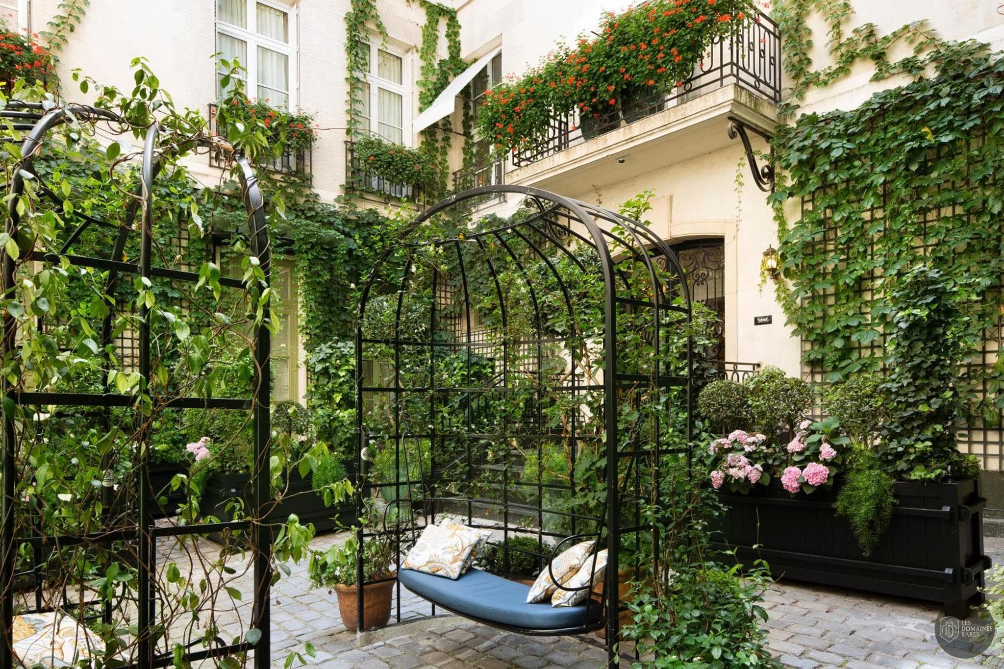 Relais Kergou — Extérieur
