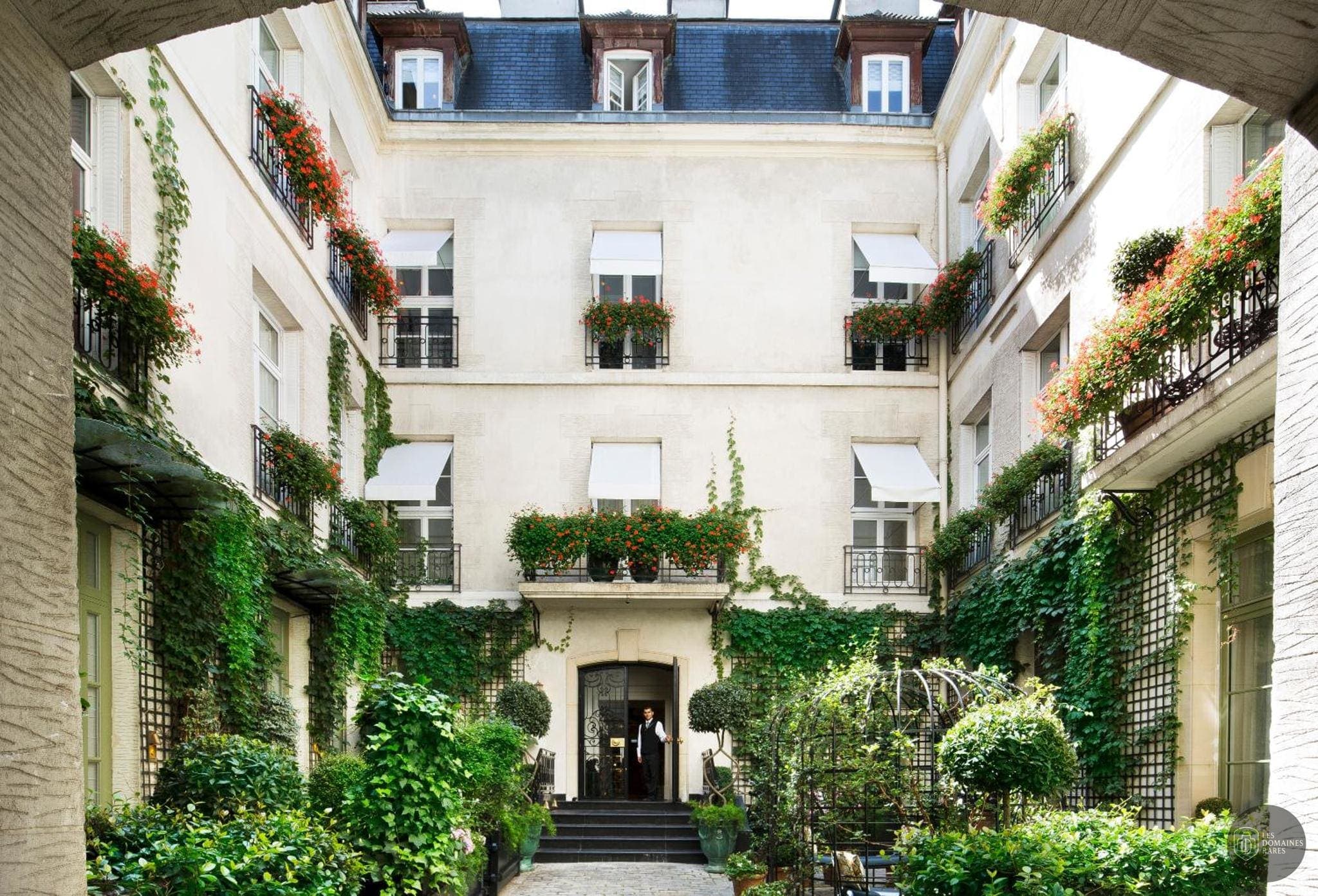 Relais Kergou — Extérieur