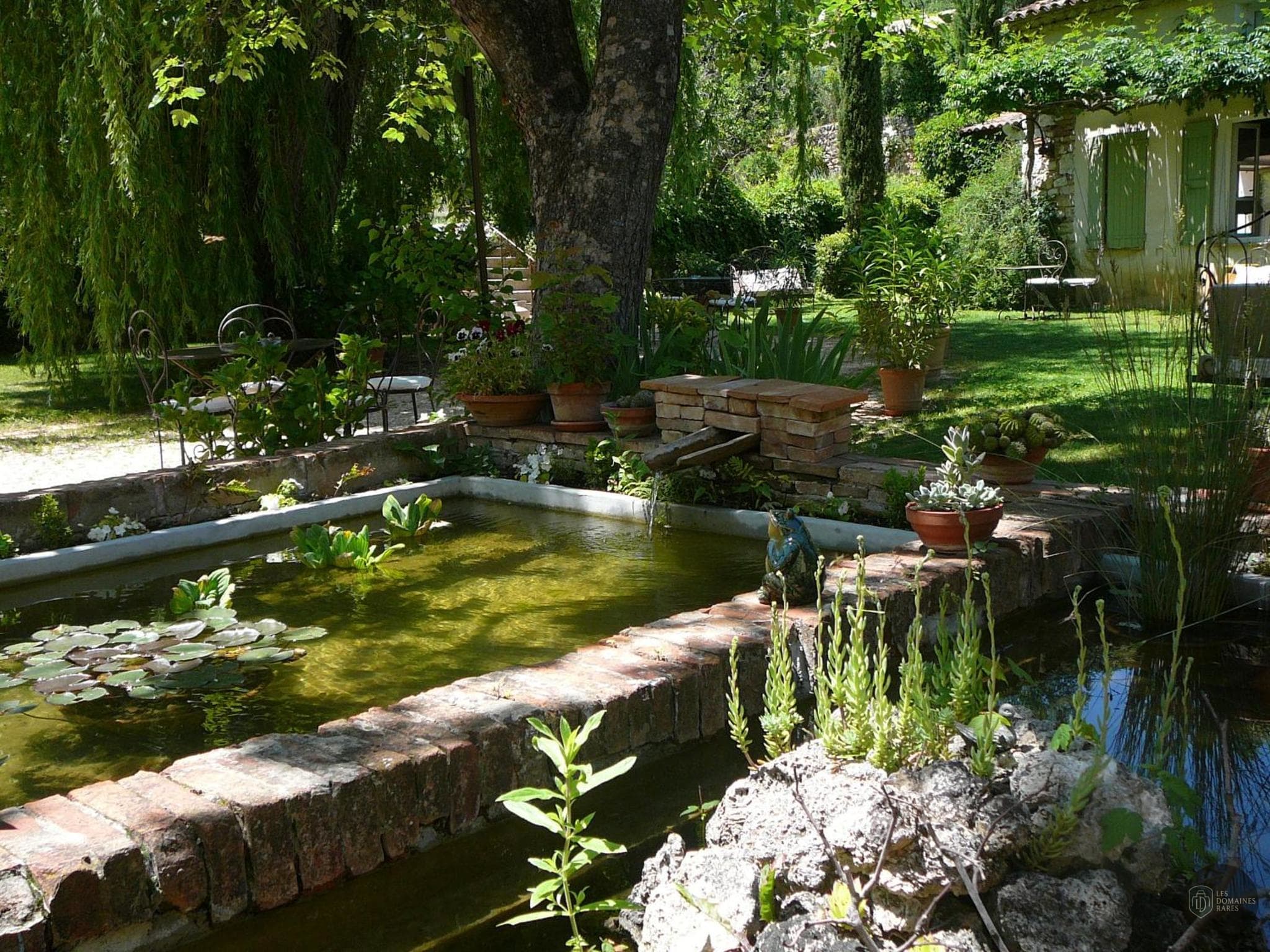 Vue extérieure de l'hôtel Relais Notre Dame en Provence-Alpes-Côte d'Azur