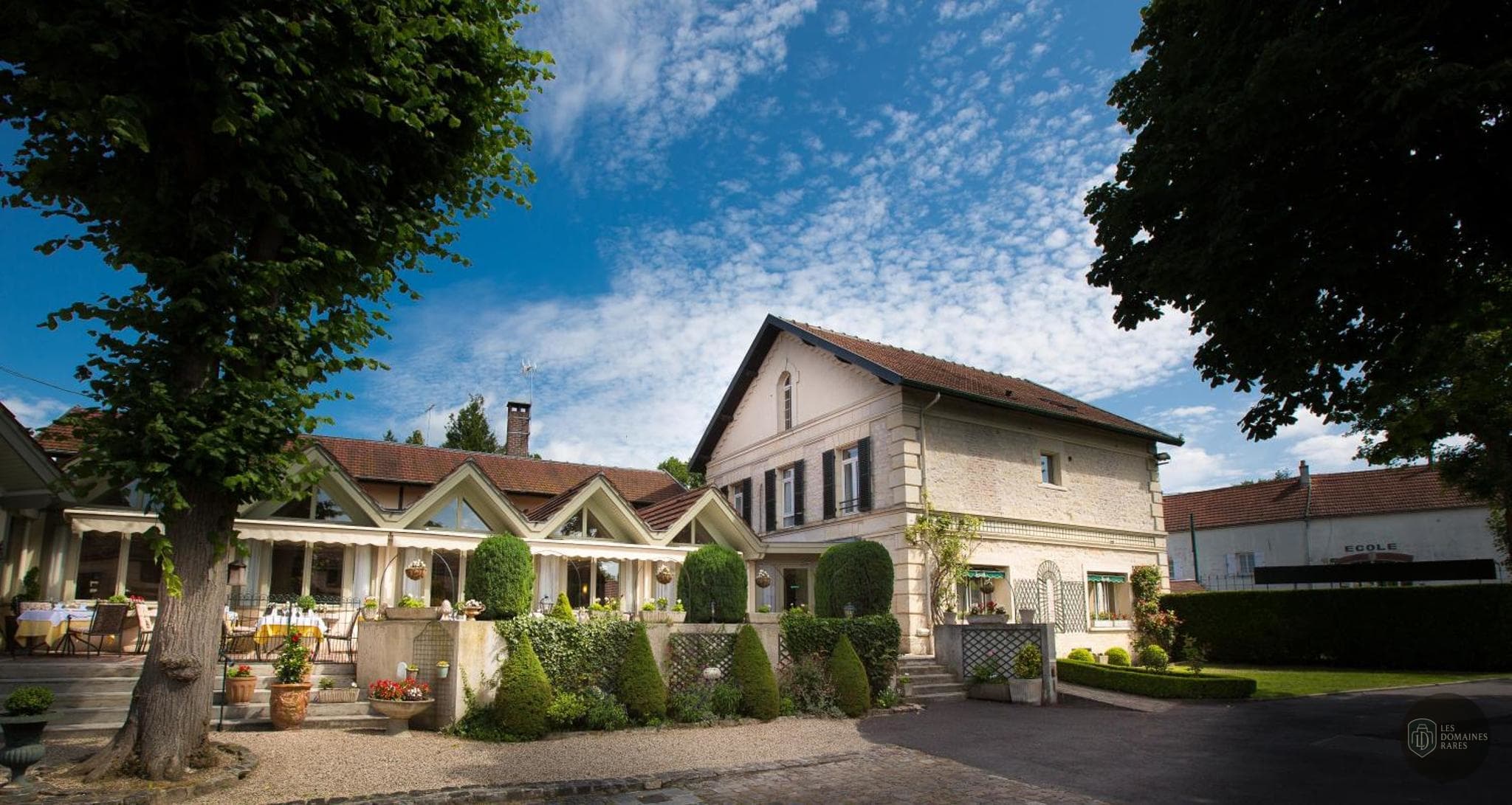 Vue extérieure du relais Relais d'Aumale en Hauts-de-France